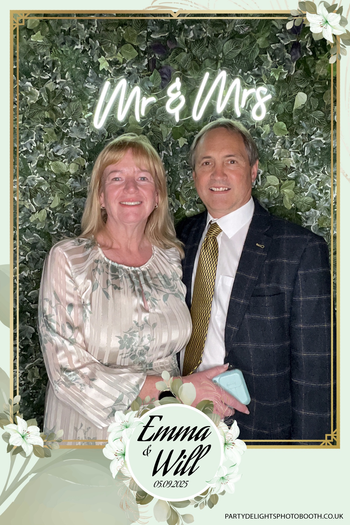 Will & Emma’s Wedding | View more photos from the event at gallery.partydelightsphotobooth.co.uk/u/PartyDelightsPhotoBooth/Will-Emma’s-Wedding