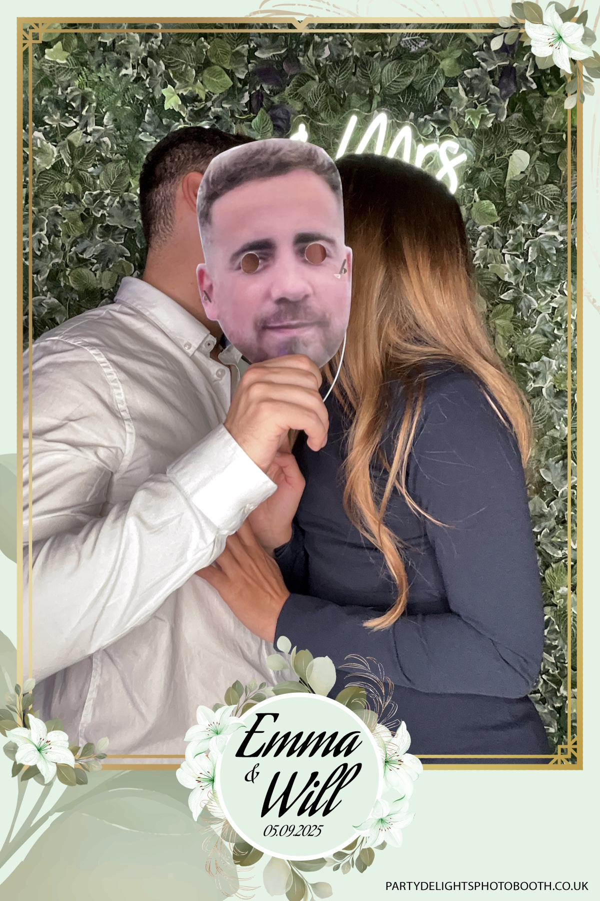 Will & Emma’s Wedding | View more photos from the event at gallery.partydelightsphotobooth.co.uk/u/PartyDelightsPhotoBooth/Will-Emma’s-Wedding