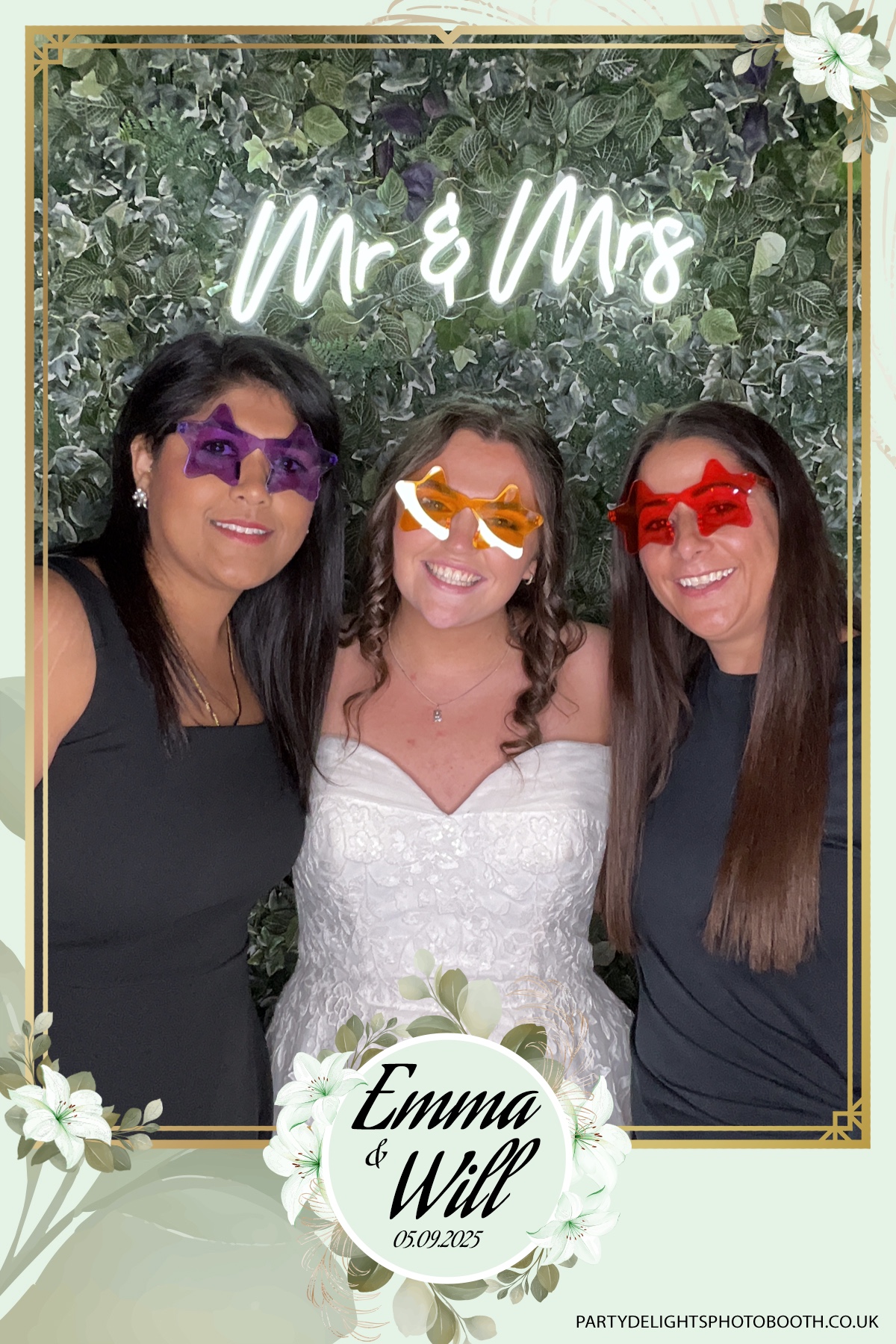 Will & Emma’s Wedding | View more photos from the event at gallery.partydelightsphotobooth.co.uk/u/PartyDelightsPhotoBooth/Will-Emma’s-Wedding
