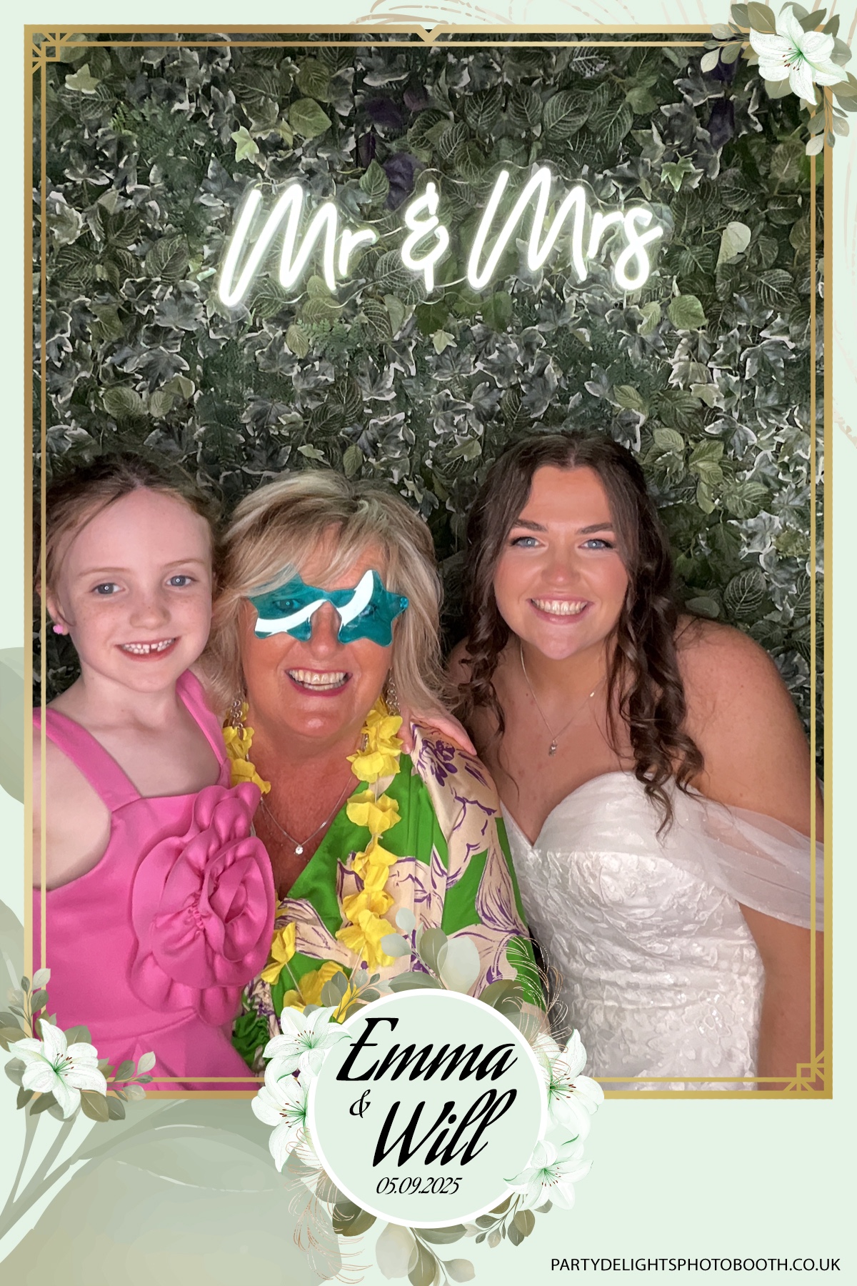 Will & Emma’s Wedding | View more photos from the event at gallery.partydelightsphotobooth.co.uk/u/PartyDelightsPhotoBooth/Will-Emma’s-Wedding