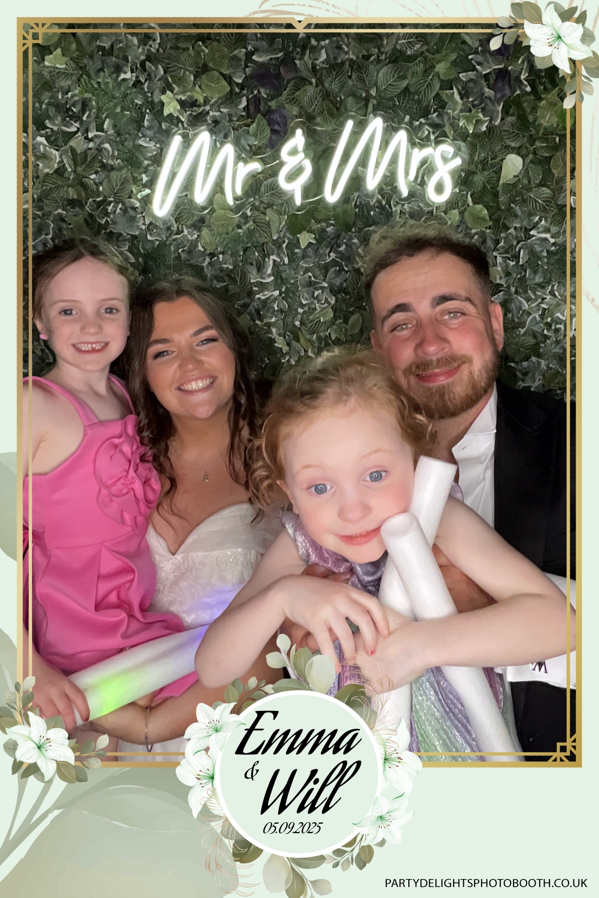 Will & Emma’s Wedding | View more photos from the event at gallery.partydelightsphotobooth.co.uk/u/PartyDelightsPhotoBooth/Will-Emma’s-Wedding