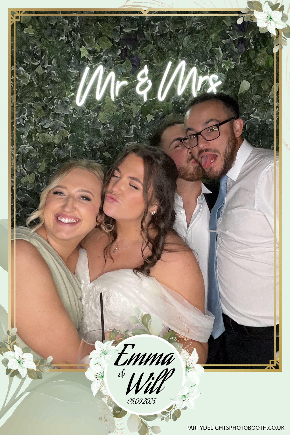 Will & Emma’s Wedding | View more photos from the event at gallery.partydelightsphotobooth.co.uk/u/PartyDelightsPhotoBooth/Will-Emma’s-Wedding