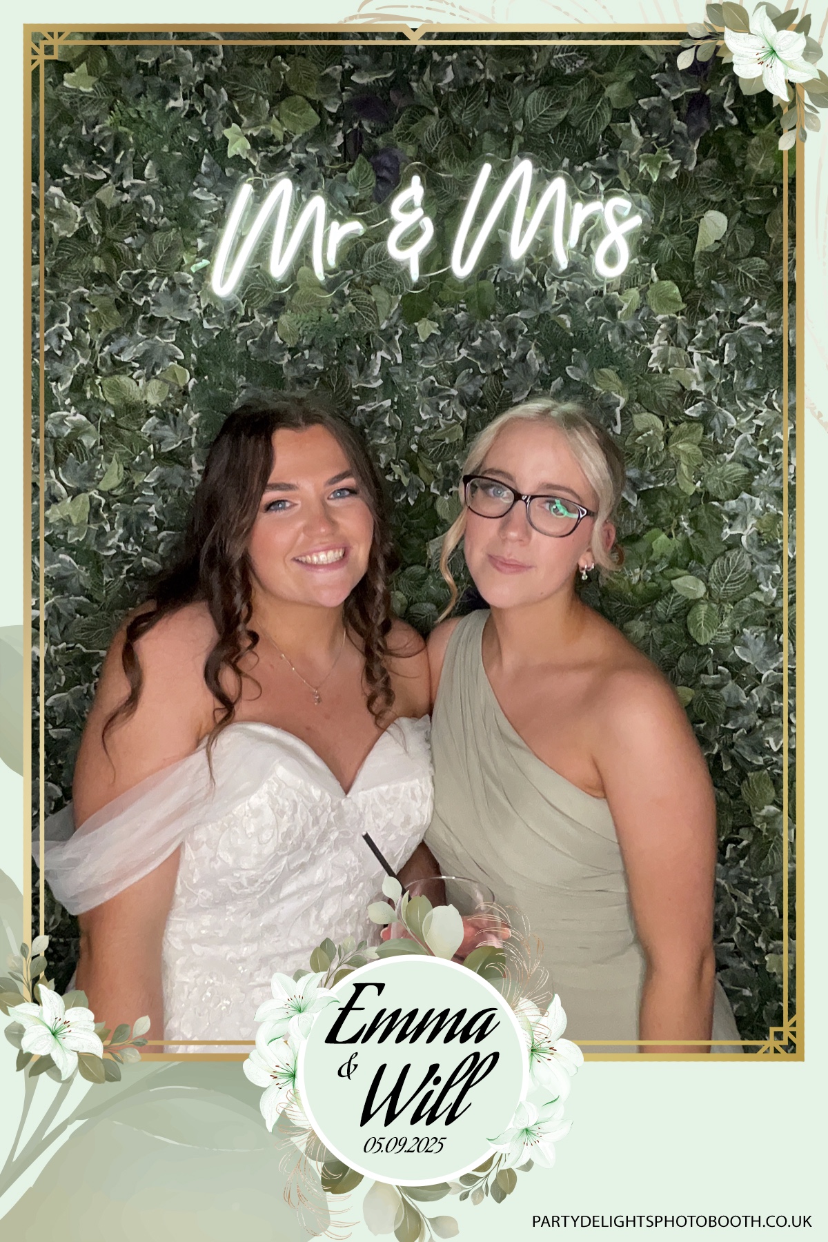 Will & Emma’s Wedding | View more photos from the event at gallery.partydelightsphotobooth.co.uk/u/PartyDelightsPhotoBooth/Will-Emma’s-Wedding