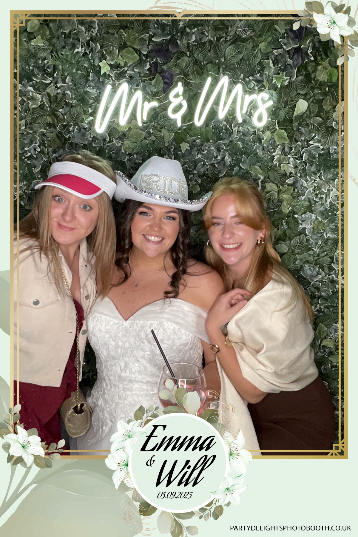 Will & Emma’s Wedding | View more photos from the event at gallery.partydelightsphotobooth.co.uk/u/PartyDelightsPhotoBooth/Will-Emma’s-Wedding