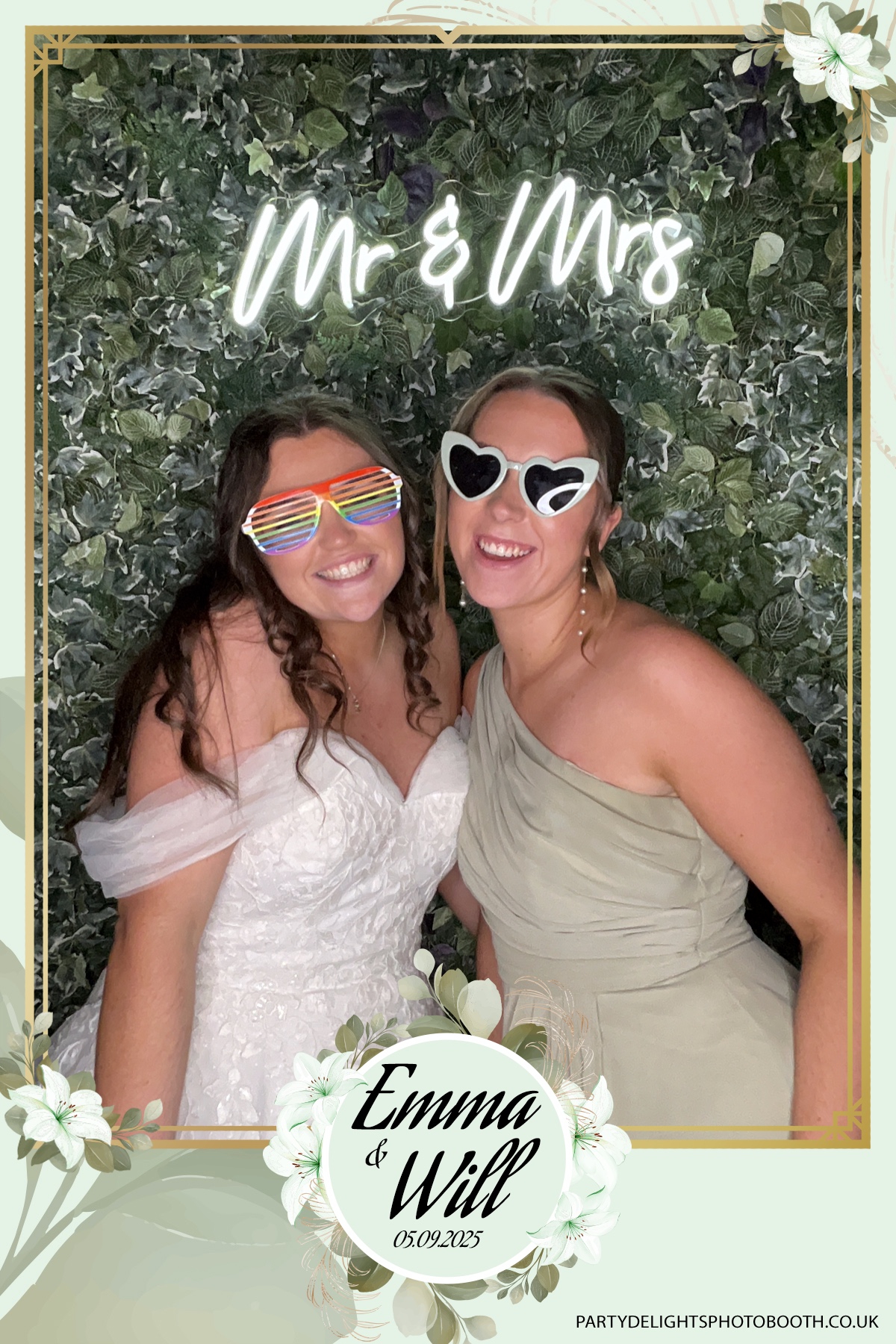Will & Emma’s Wedding | View more photos from the event at gallery.partydelightsphotobooth.co.uk/u/PartyDelightsPhotoBooth/Will-Emma’s-Wedding