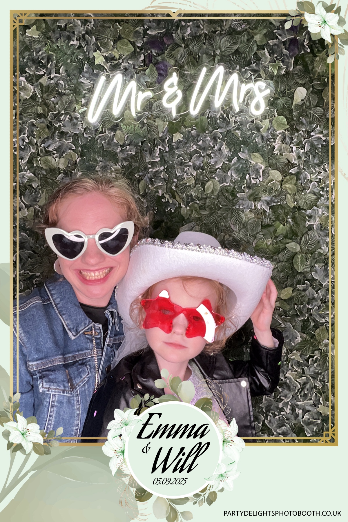 Will & Emma’s Wedding | View more photos from the event at gallery.partydelightsphotobooth.co.uk/u/PartyDelightsPhotoBooth/Will-Emma’s-Wedding