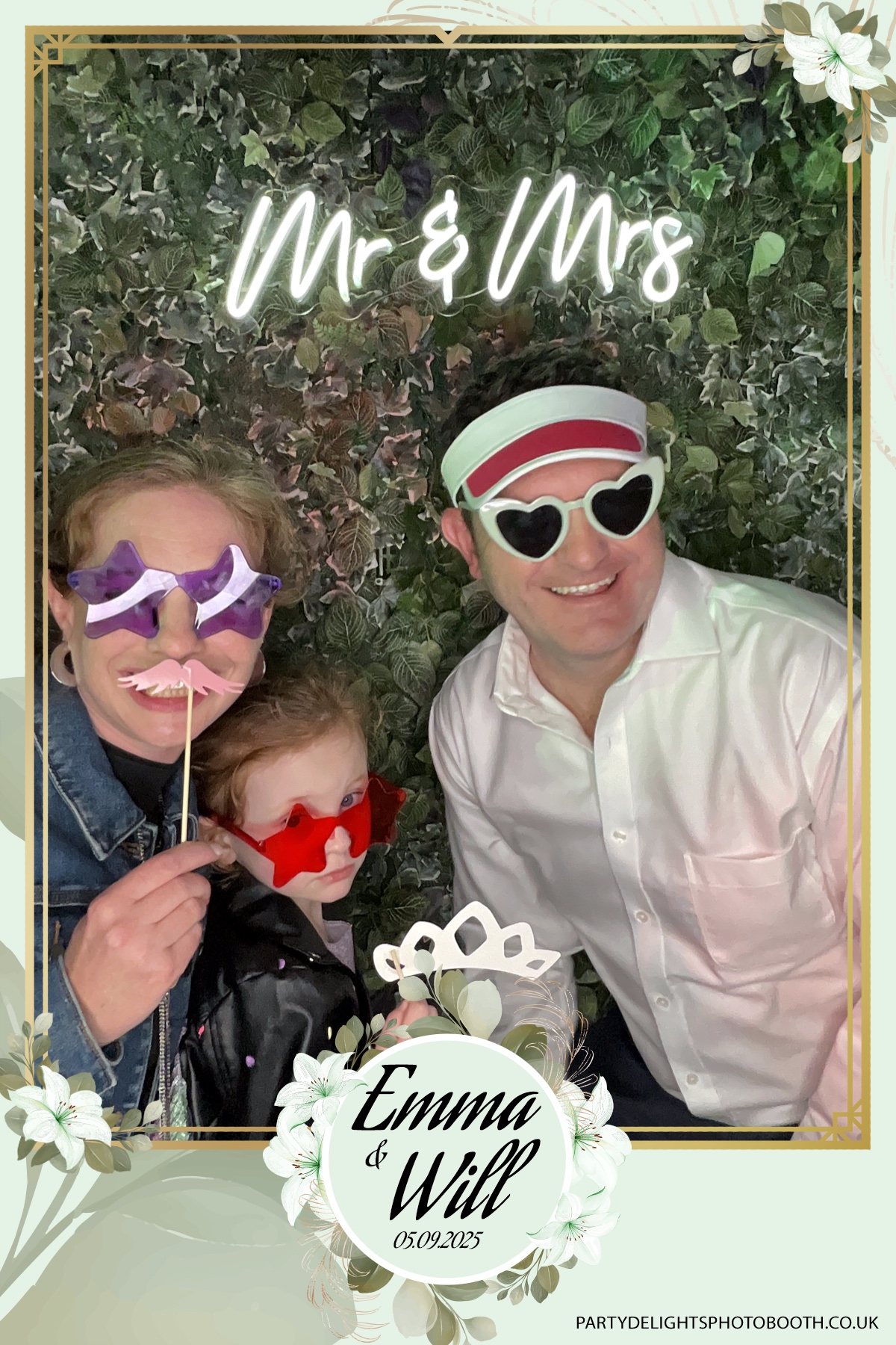 Will & Emma’s Wedding | View more photos from the event at gallery.partydelightsphotobooth.co.uk/u/PartyDelightsPhotoBooth/Will-Emma’s-Wedding
