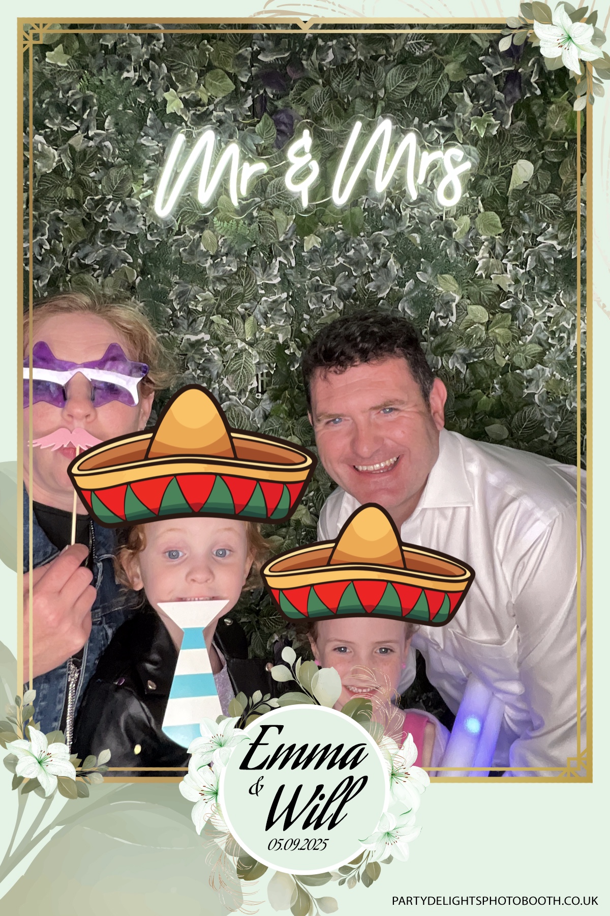 Will & Emma’s Wedding | View more photos from the event at gallery.partydelightsphotobooth.co.uk/u/PartyDelightsPhotoBooth/Will-Emma’s-Wedding