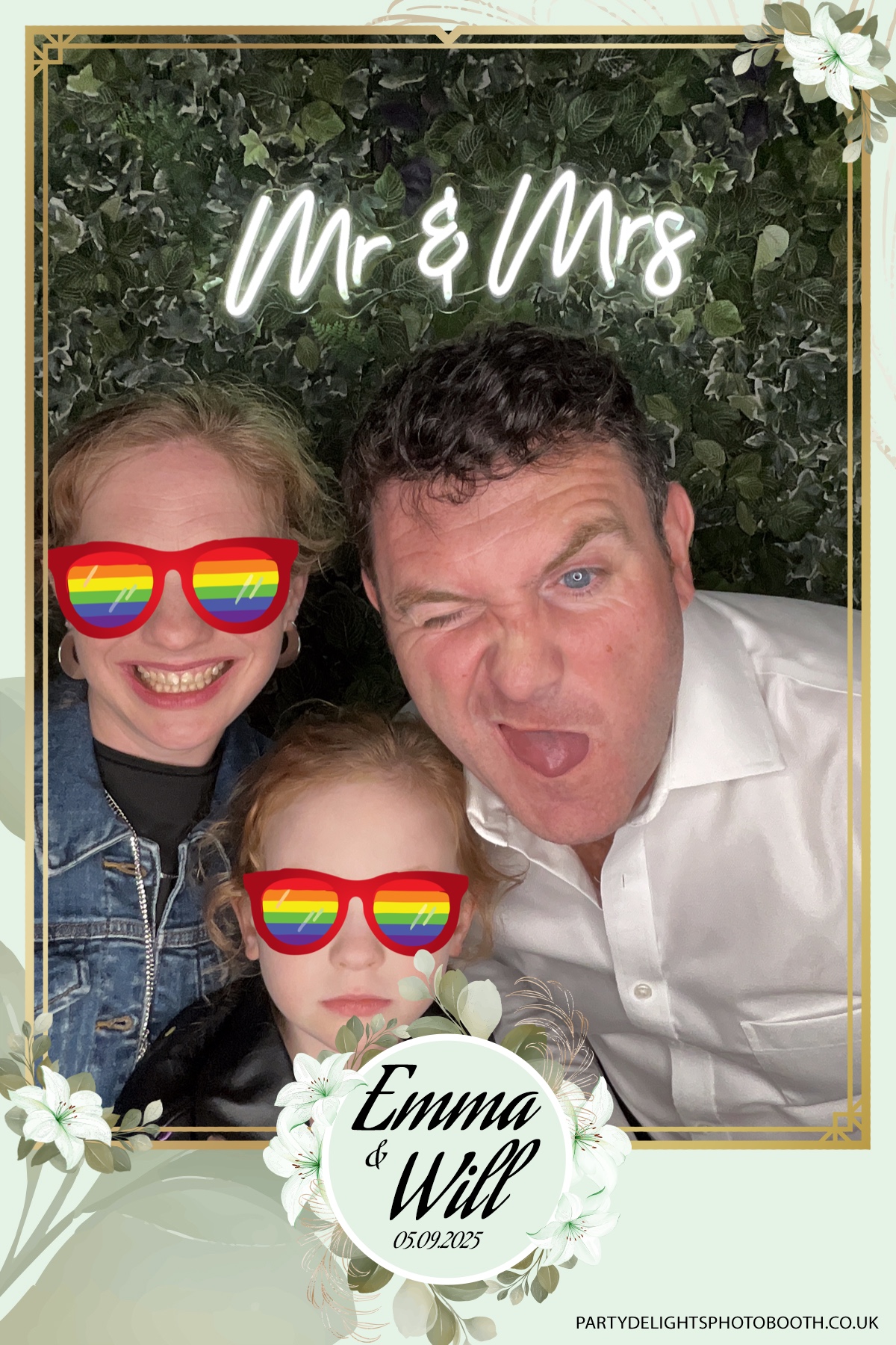 Will & Emma’s Wedding | View more photos from the event at gallery.partydelightsphotobooth.co.uk/u/PartyDelightsPhotoBooth/Will-Emma’s-Wedding