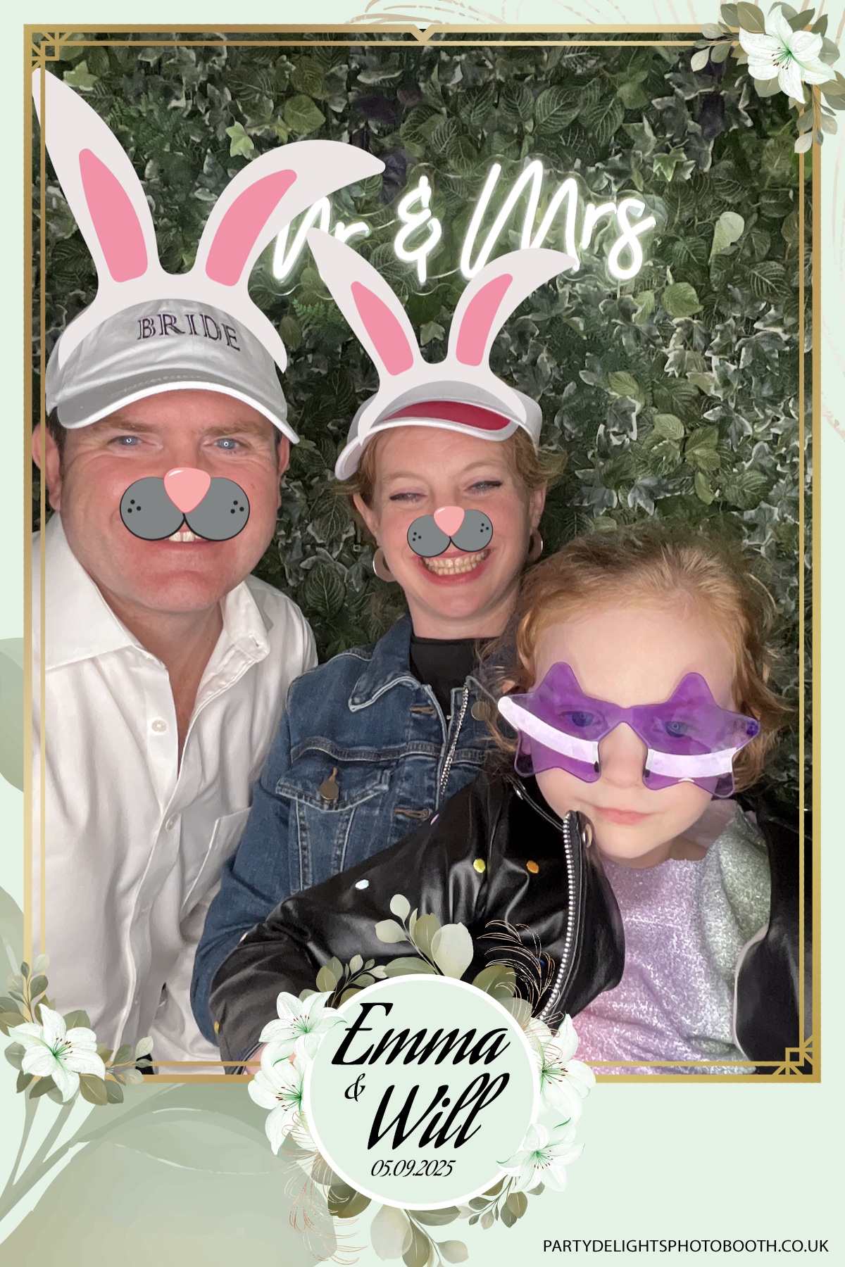 Will & Emma’s Wedding | View more photos from the event at gallery.partydelightsphotobooth.co.uk/u/PartyDelightsPhotoBooth/Will-Emma’s-Wedding