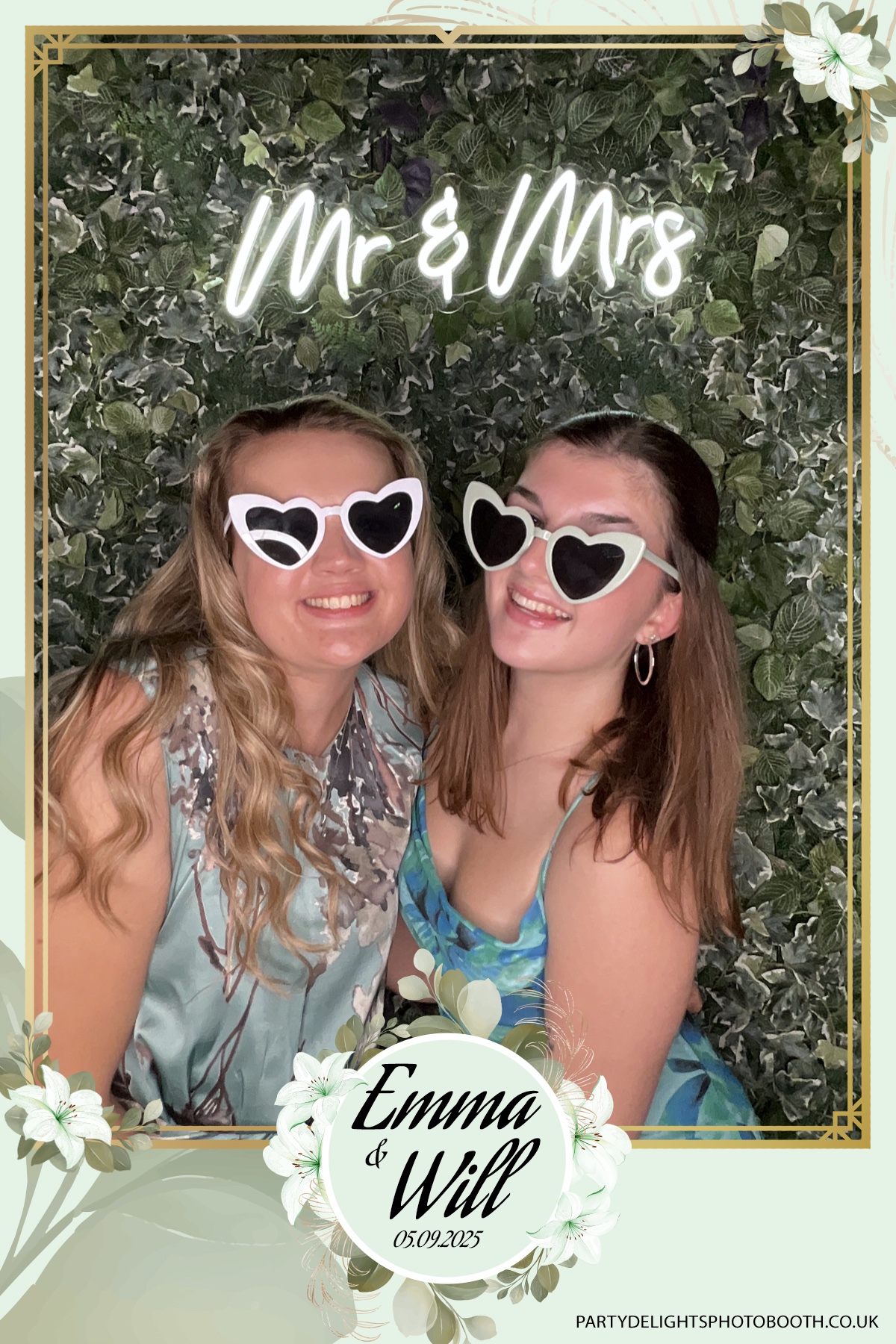 Will & Emma’s Wedding | View more photos from the event at gallery.partydelightsphotobooth.co.uk/u/PartyDelightsPhotoBooth/Will-Emma’s-Wedding