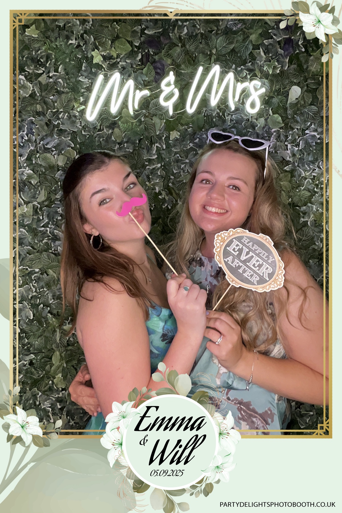 Will & Emma’s Wedding | View more photos from the event at gallery.partydelightsphotobooth.co.uk/u/PartyDelightsPhotoBooth/Will-Emma’s-Wedding