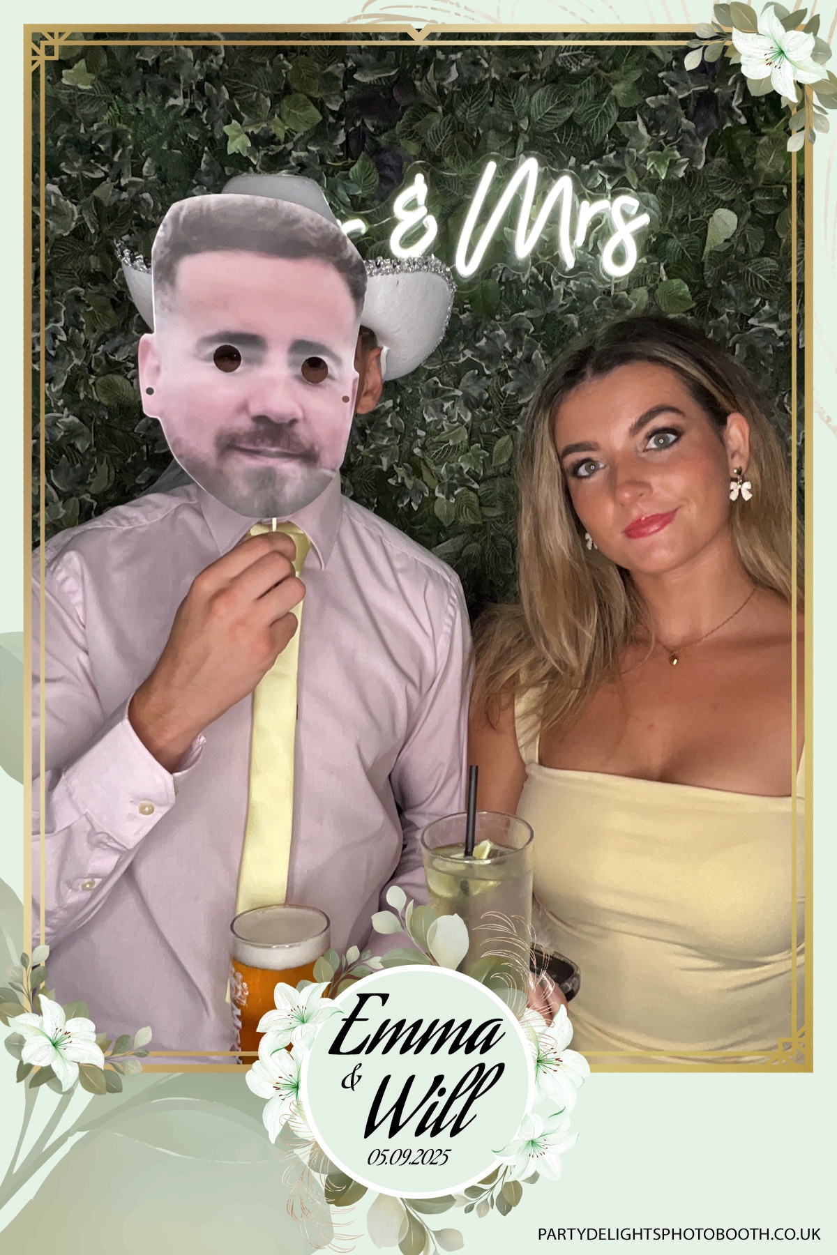 Will & Emma’s Wedding | View more photos from the event at gallery.partydelightsphotobooth.co.uk/u/PartyDelightsPhotoBooth/Will-Emma’s-Wedding