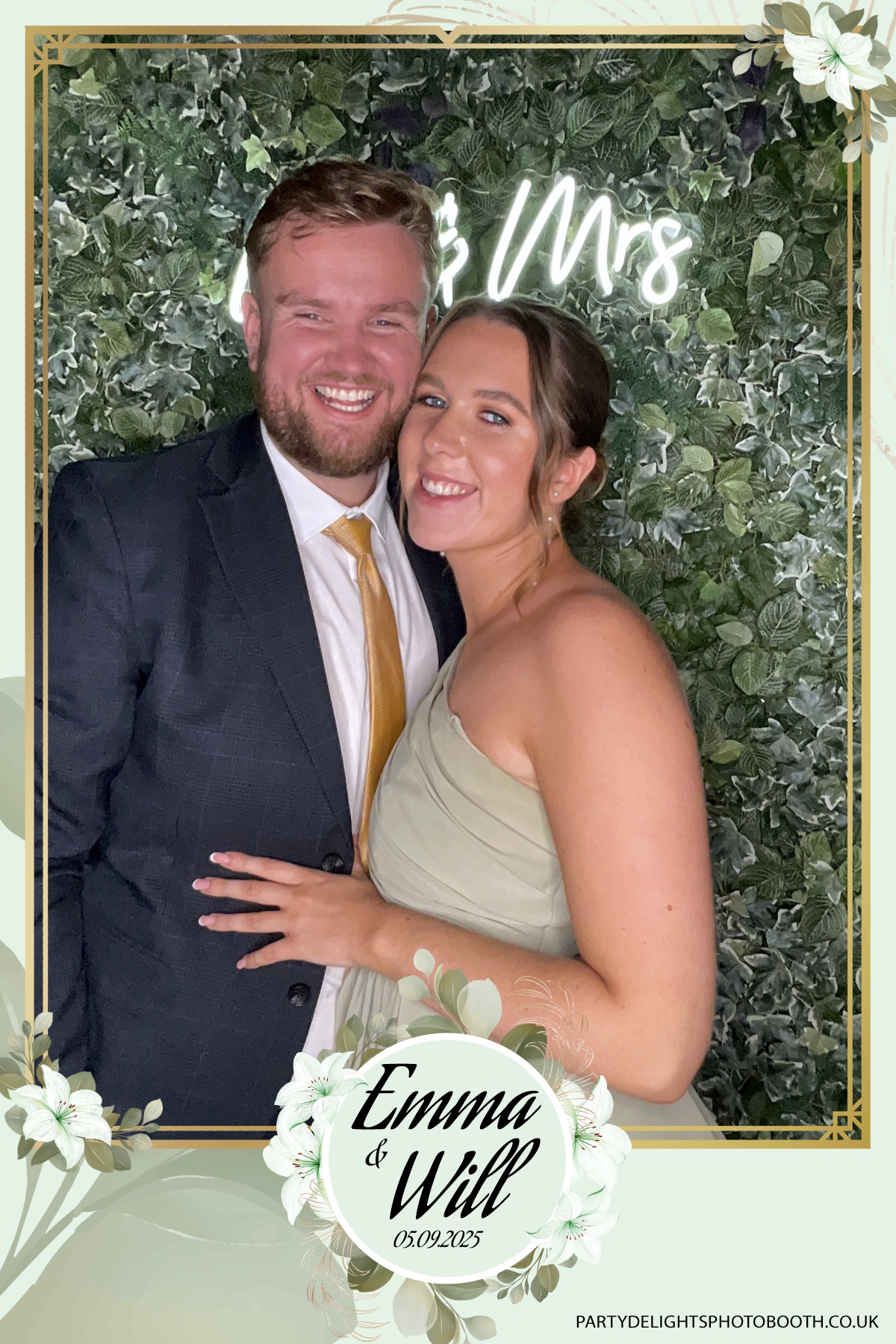 Will & Emma’s Wedding | View more photos from the event at gallery.partydelightsphotobooth.co.uk/u/PartyDelightsPhotoBooth/Will-Emma’s-Wedding