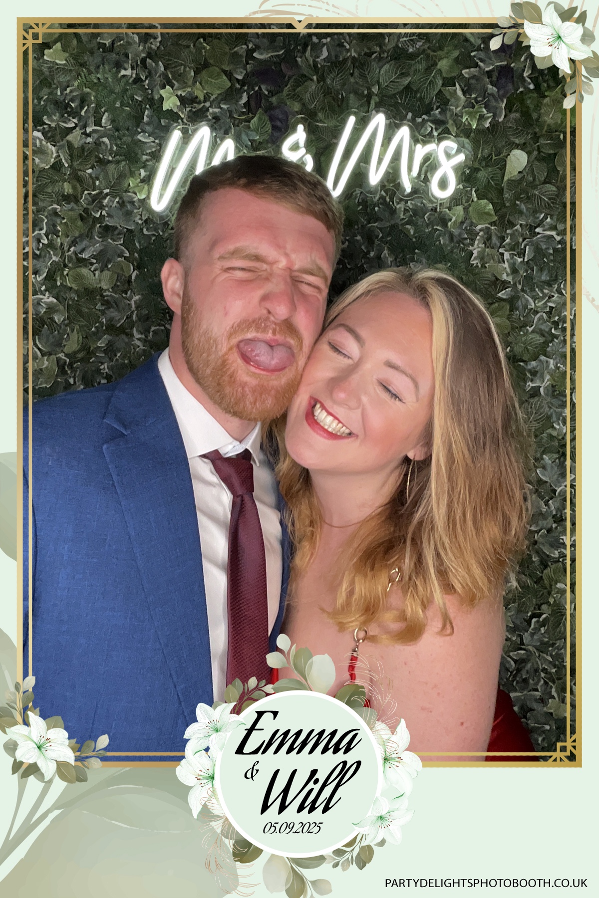 Will & Emma’s Wedding | View more photos from the event at gallery.partydelightsphotobooth.co.uk/u/PartyDelightsPhotoBooth/Will-Emma’s-Wedding