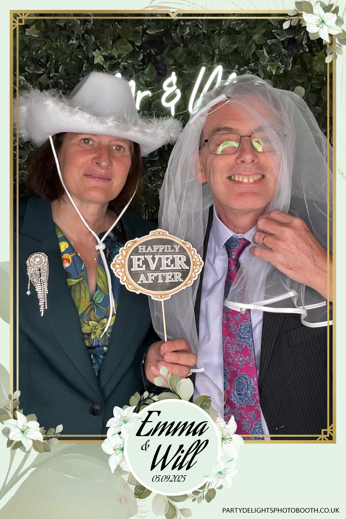 Will & Emma’s Wedding | View more photos from the event at gallery.partydelightsphotobooth.co.uk/u/PartyDelightsPhotoBooth/Will-Emma’s-Wedding