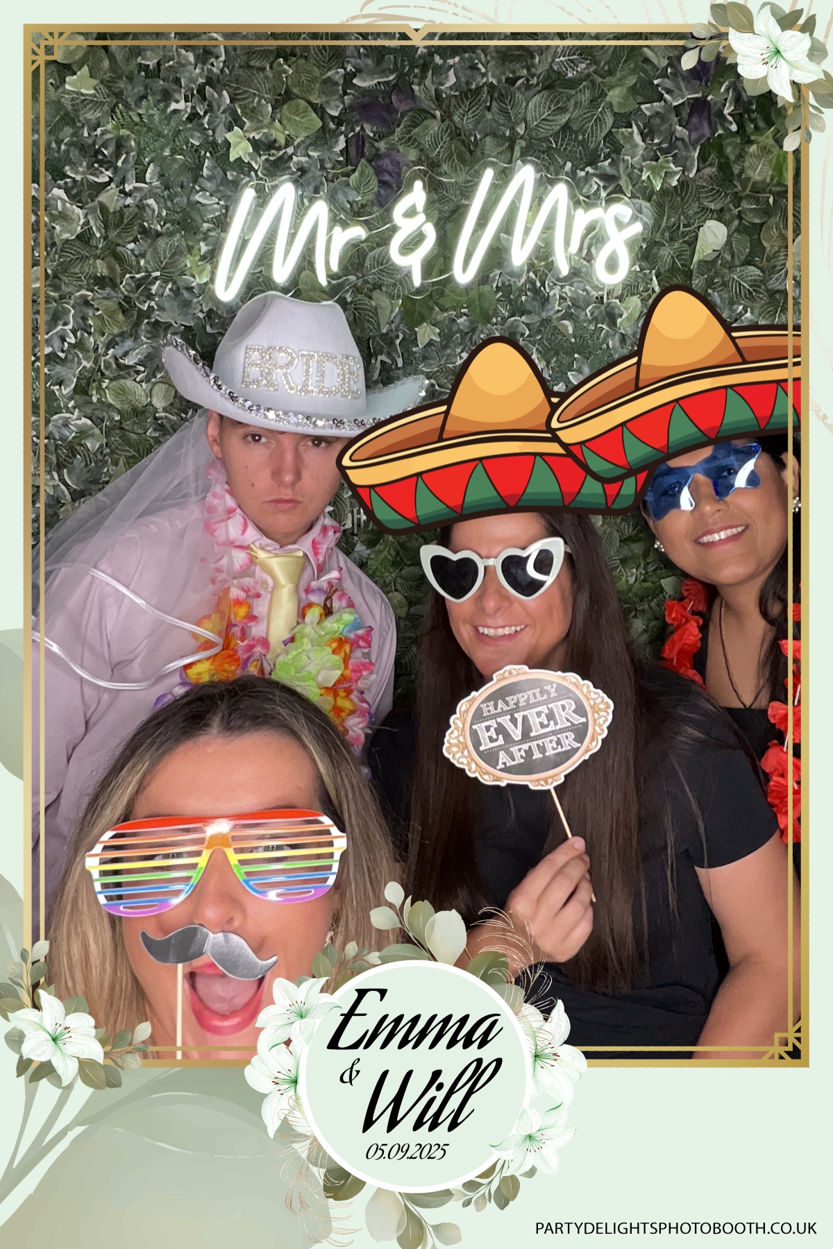 Will & Emma’s Wedding | View more photos from the event at gallery.partydelightsphotobooth.co.uk/u/PartyDelightsPhotoBooth/Will-Emma’s-Wedding