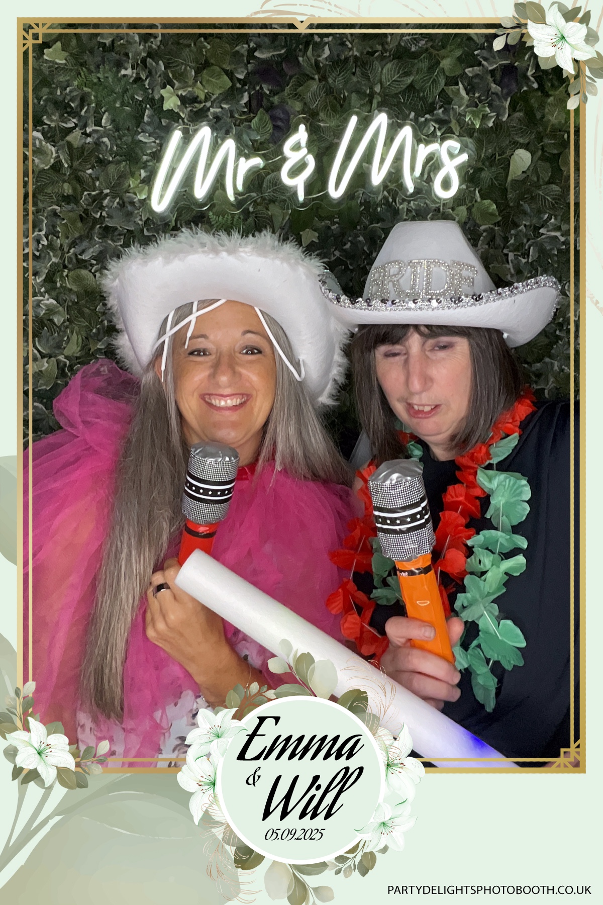 Will & Emma’s Wedding | View more photos from the event at gallery.partydelightsphotobooth.co.uk/u/PartyDelightsPhotoBooth/Will-Emma’s-Wedding