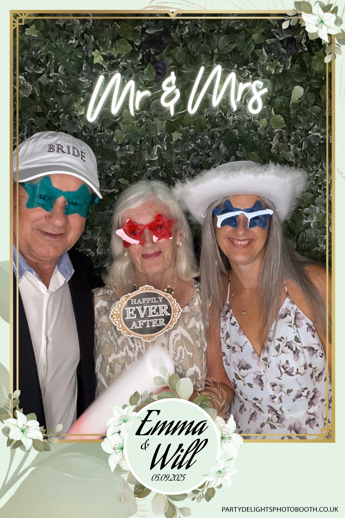 Will & Emma’s Wedding | View more photos from the event at gallery.partydelightsphotobooth.co.uk/u/PartyDelightsPhotoBooth/Will-Emma’s-Wedding