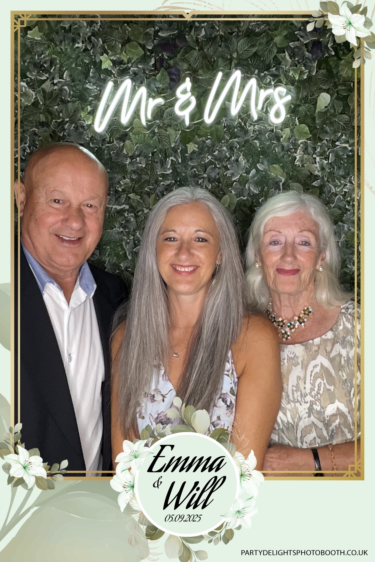 Will & Emma’s Wedding | View more photos from the event at gallery.partydelightsphotobooth.co.uk/u/PartyDelightsPhotoBooth/Will-Emma’s-Wedding
