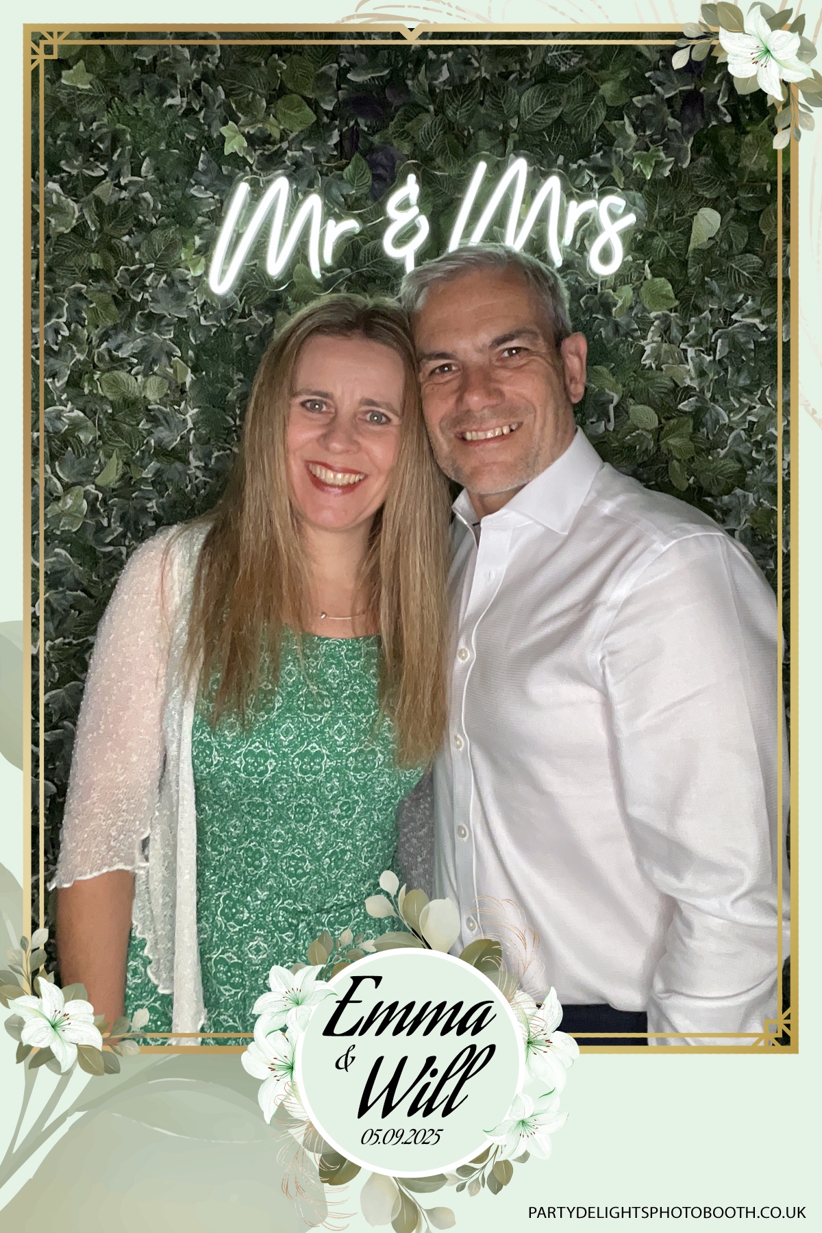 Will & Emma’s Wedding | View more photos from the event at gallery.partydelightsphotobooth.co.uk/u/PartyDelightsPhotoBooth/Will-Emma’s-Wedding