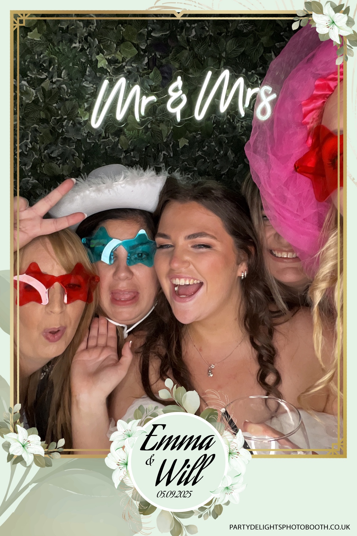 Will & Emma’s Wedding | View more photos from the event at gallery.partydelightsphotobooth.co.uk/u/PartyDelightsPhotoBooth/Will-Emma’s-Wedding