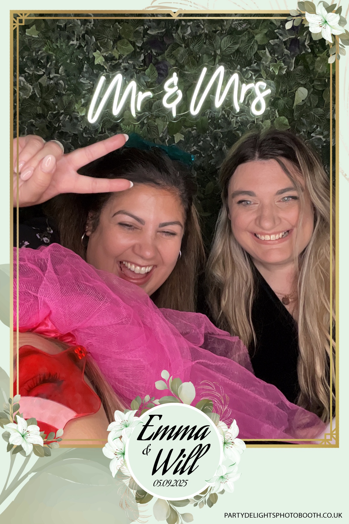 Will & Emma’s Wedding | View more photos from the event at gallery.partydelightsphotobooth.co.uk/u/PartyDelightsPhotoBooth/Will-Emma’s-Wedding