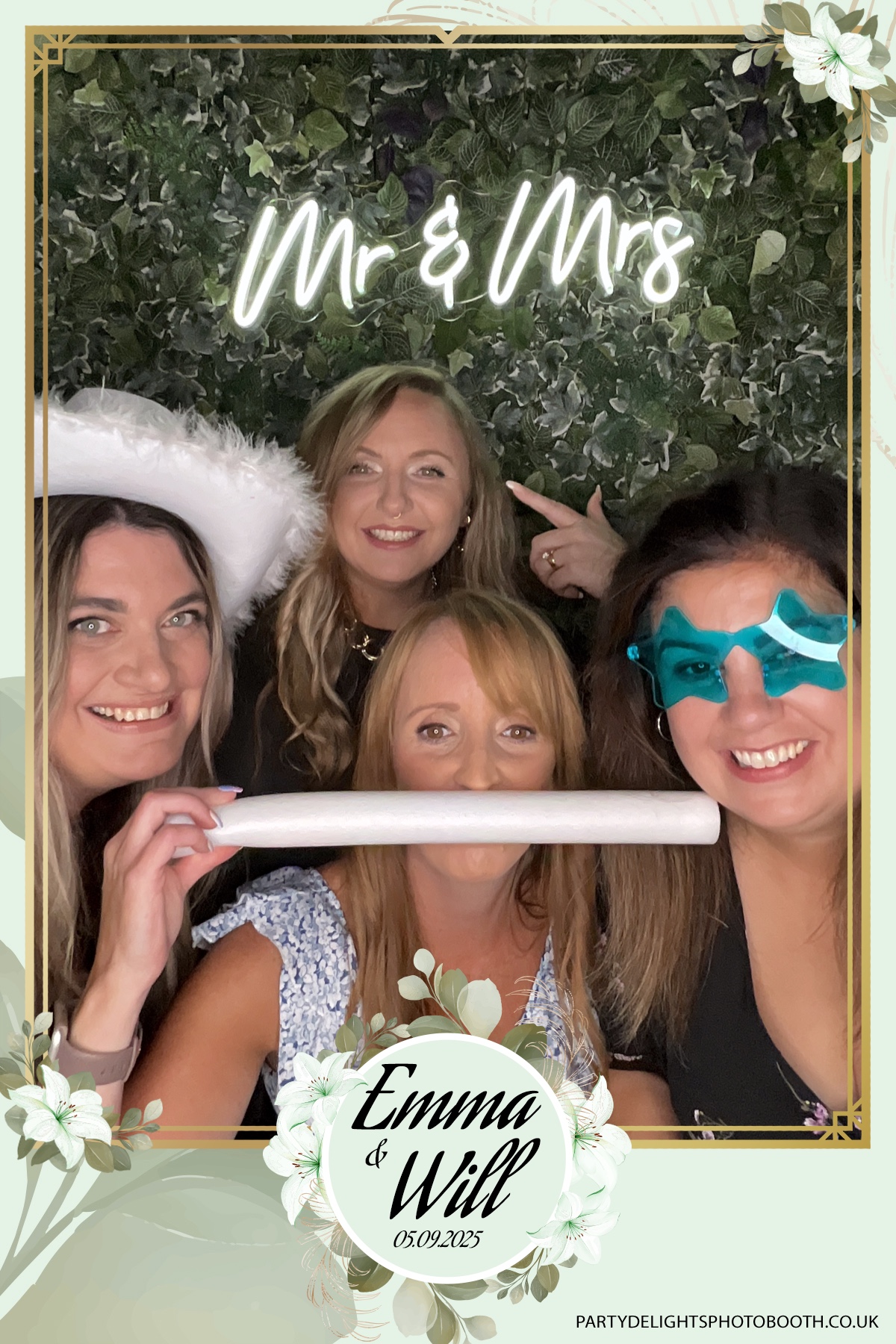 Will & Emma’s Wedding | View more photos from the event at gallery.partydelightsphotobooth.co.uk/u/PartyDelightsPhotoBooth/Will-Emma’s-Wedding