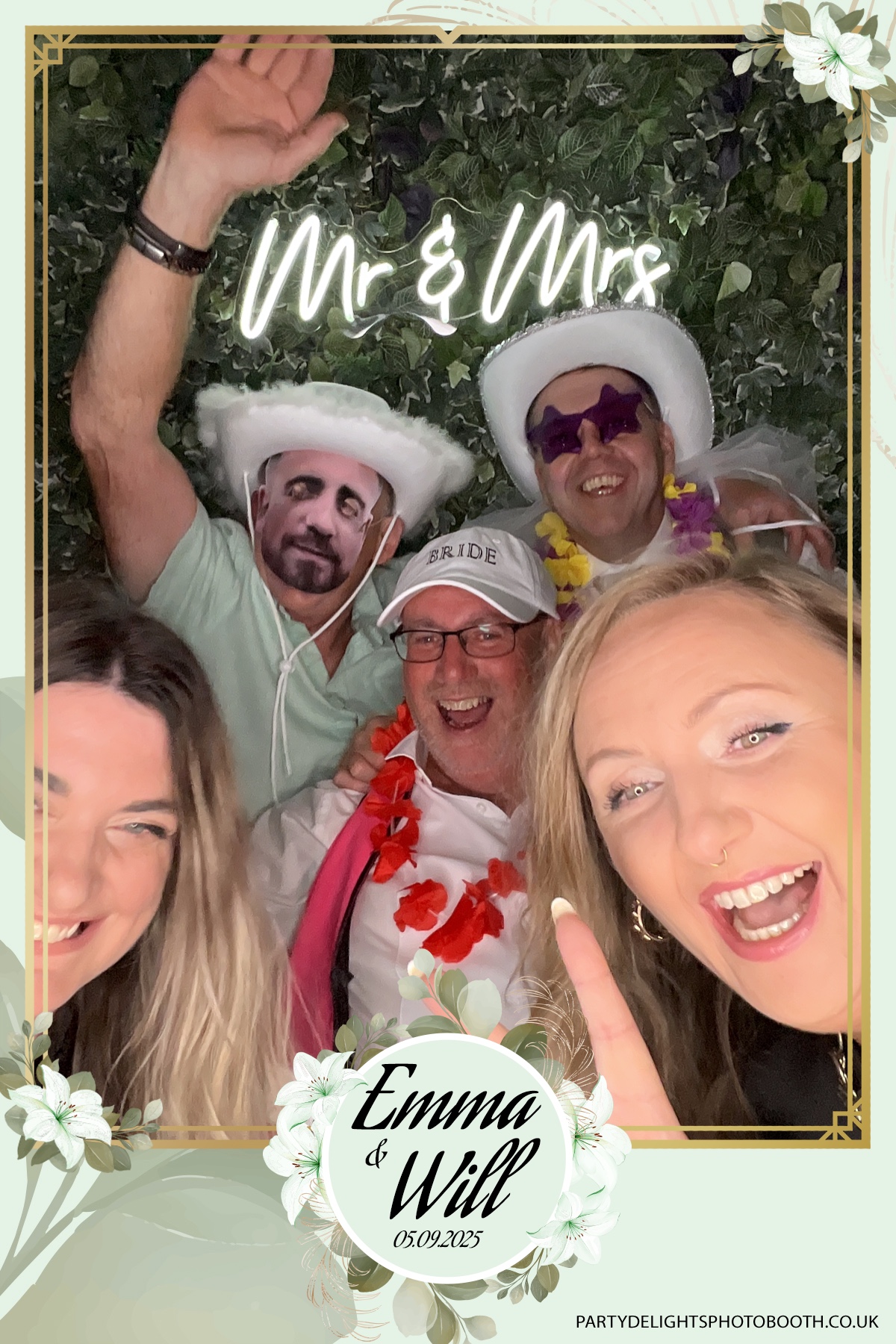 Will & Emma’s Wedding | View more photos from the event at gallery.partydelightsphotobooth.co.uk/u/PartyDelightsPhotoBooth/Will-Emma’s-Wedding