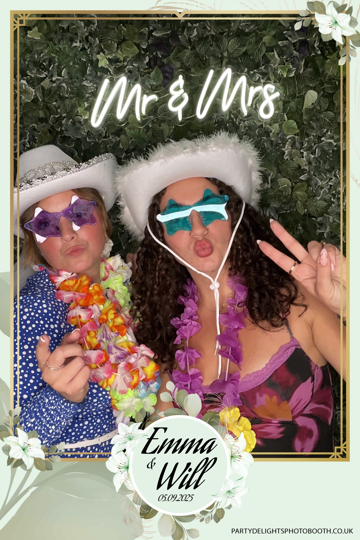Will & Emma’s Wedding | View more photos from the event at gallery.partydelightsphotobooth.co.uk/u/PartyDelightsPhotoBooth/Will-Emma’s-Wedding