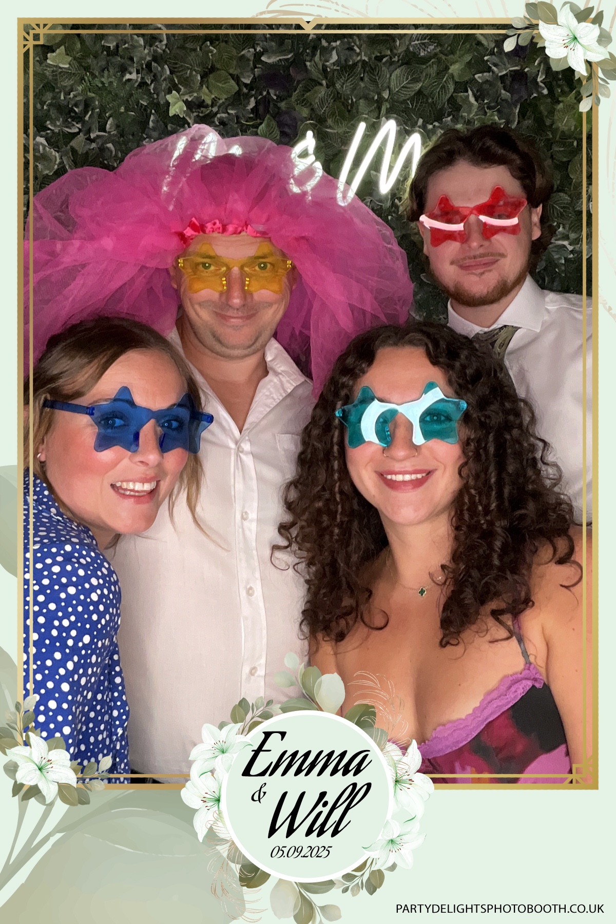 Will & Emma’s Wedding | View more photos from the event at gallery.partydelightsphotobooth.co.uk/u/PartyDelightsPhotoBooth/Will-Emma’s-Wedding