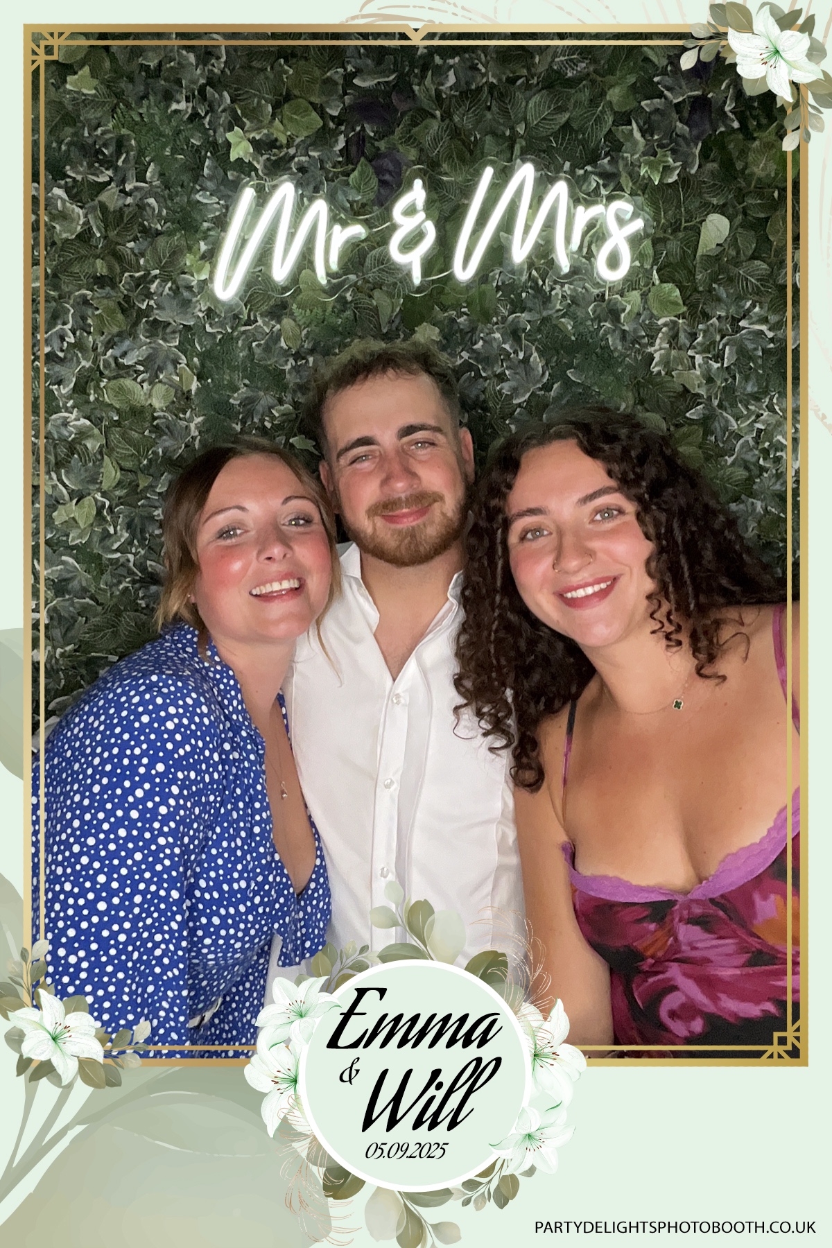 Will & Emma’s Wedding | View more photos from the event at gallery.partydelightsphotobooth.co.uk/u/PartyDelightsPhotoBooth/Will-Emma’s-Wedding