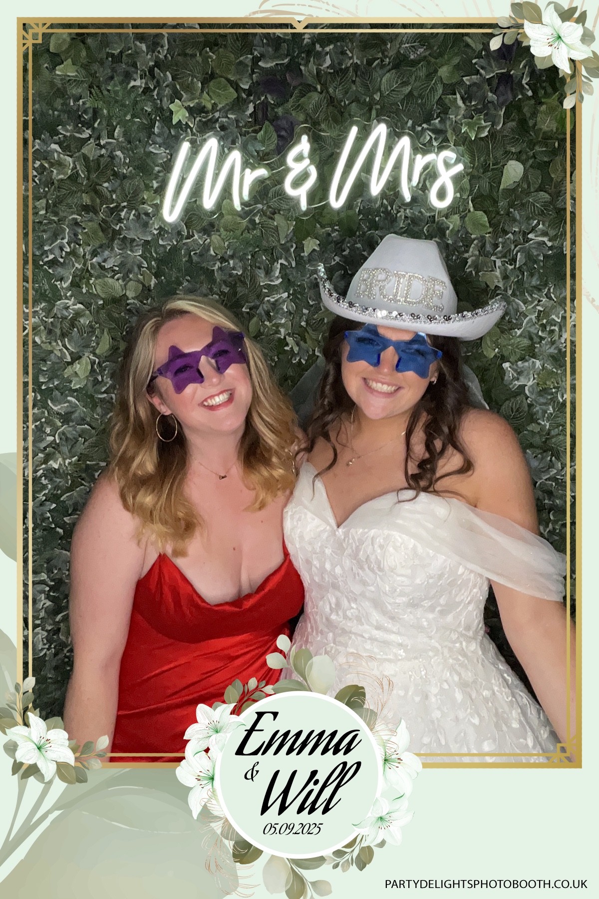 Will & Emma’s Wedding | View more photos from the event at gallery.partydelightsphotobooth.co.uk/u/PartyDelightsPhotoBooth/Will-Emma’s-Wedding