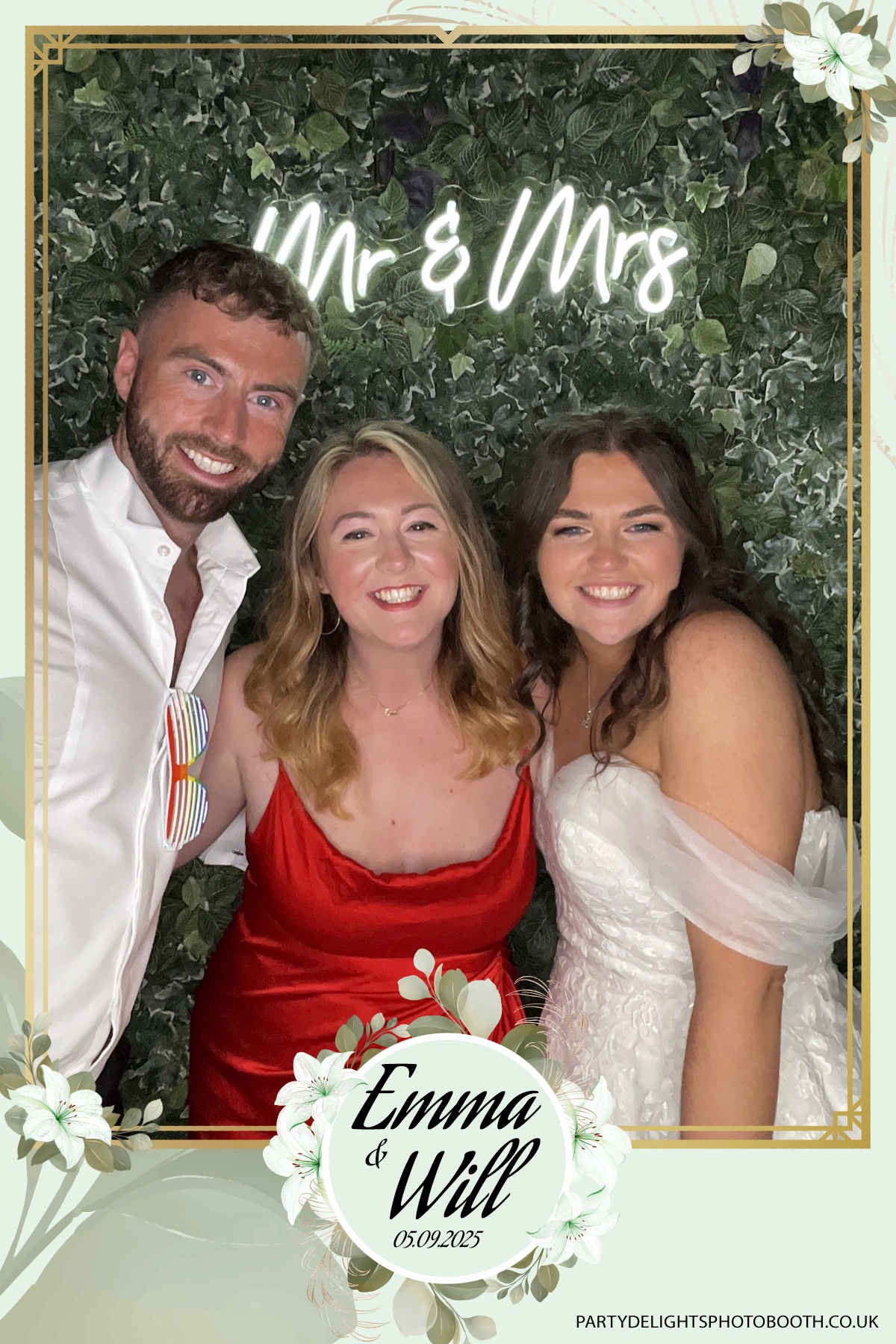 Will & Emma’s Wedding | View more photos from the event at gallery.partydelightsphotobooth.co.uk/u/PartyDelightsPhotoBooth/Will-Emma’s-Wedding