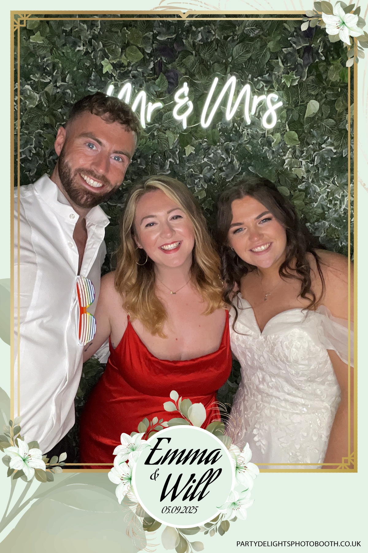Will & Emma’s Wedding | View more photos from the event at gallery.partydelightsphotobooth.co.uk/u/PartyDelightsPhotoBooth/Will-Emma’s-Wedding
