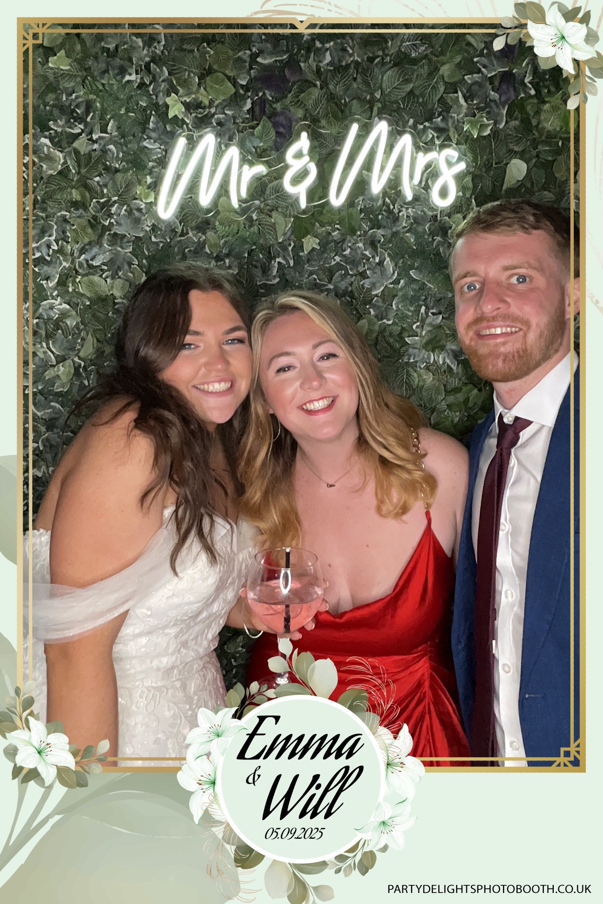 Will & Emma’s Wedding | View more photos from the event at gallery.partydelightsphotobooth.co.uk/u/PartyDelightsPhotoBooth/Will-Emma’s-Wedding