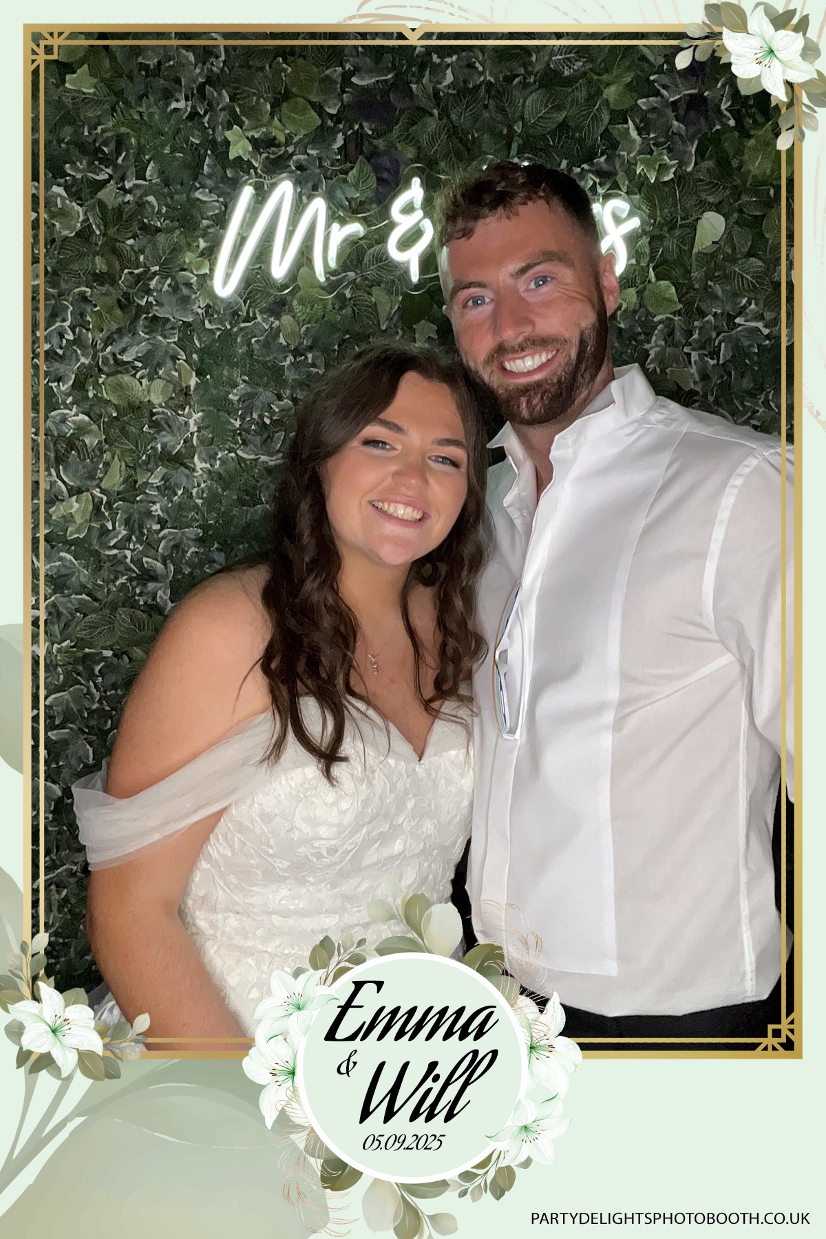 Will & Emma’s Wedding | View more photos from the event at gallery.partydelightsphotobooth.co.uk/u/PartyDelightsPhotoBooth/Will-Emma’s-Wedding