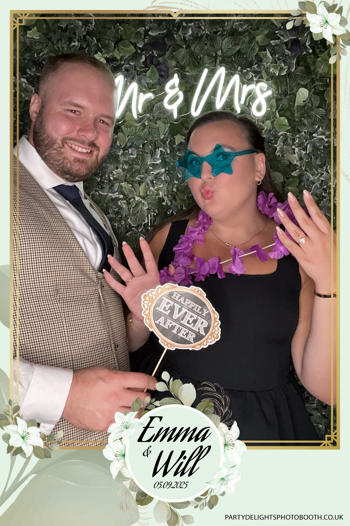 Will & Emma’s Wedding | View more photos from the event at gallery.partydelightsphotobooth.co.uk/u/PartyDelightsPhotoBooth/Will-Emma’s-Wedding