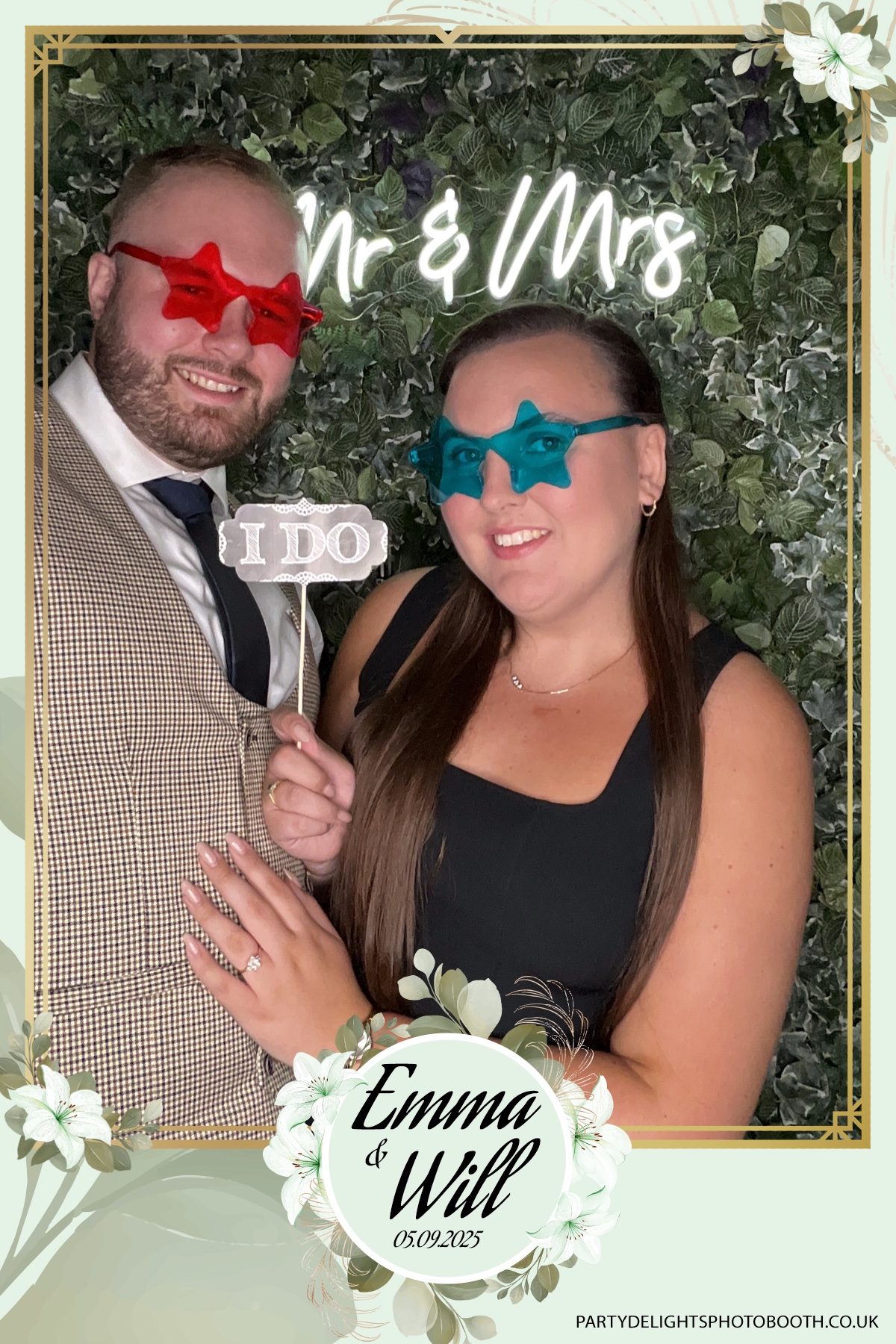 Will & Emma’s Wedding | View more photos from the event at gallery.partydelightsphotobooth.co.uk/u/PartyDelightsPhotoBooth/Will-Emma’s-Wedding