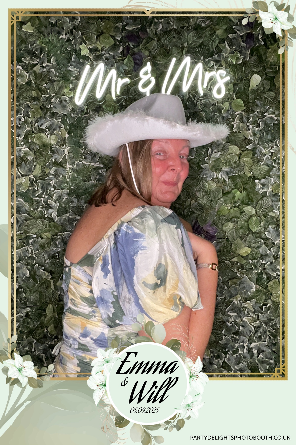 Will & Emma’s Wedding | View more photos from the event at gallery.partydelightsphotobooth.co.uk/u/PartyDelightsPhotoBooth/Will-Emma’s-Wedding
