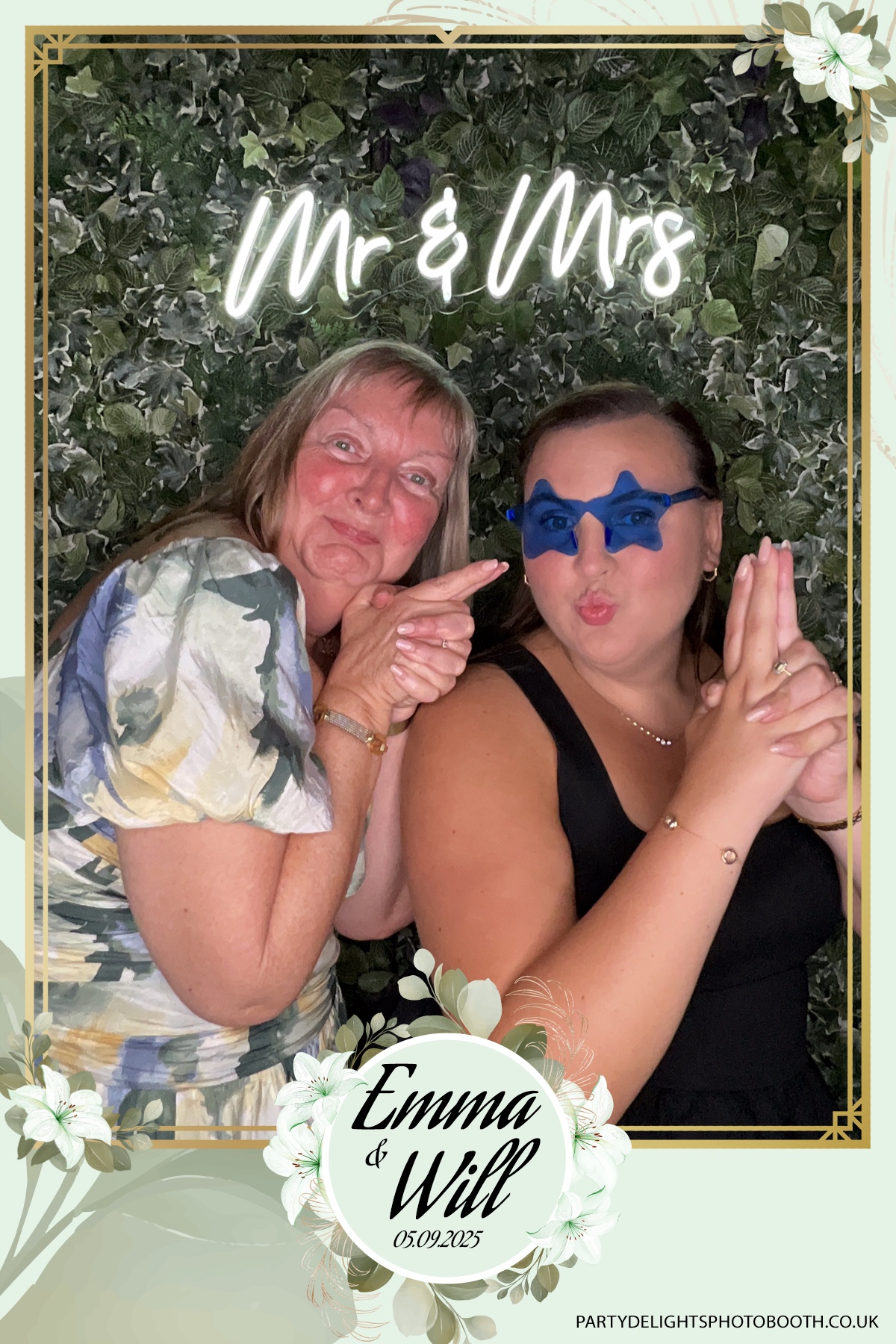 Will & Emma’s Wedding | View more photos from the event at gallery.partydelightsphotobooth.co.uk/u/PartyDelightsPhotoBooth/Will-Emma’s-Wedding