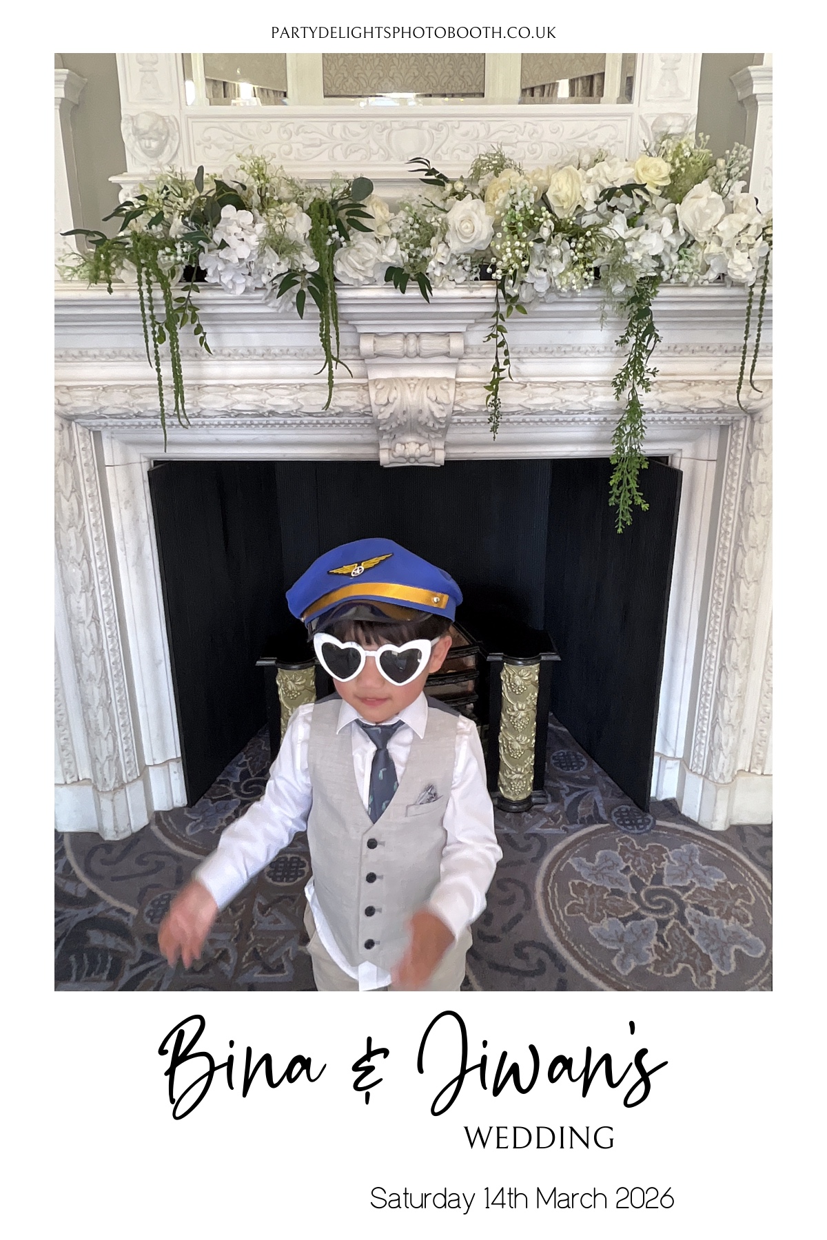 Bina and Jiwan's Wedding | View more photos from the event at gallery.partydelightsphotobooth.co.uk/u/PartyDelightsPhotoBooth/Bina-and-Jiwans-Wedding