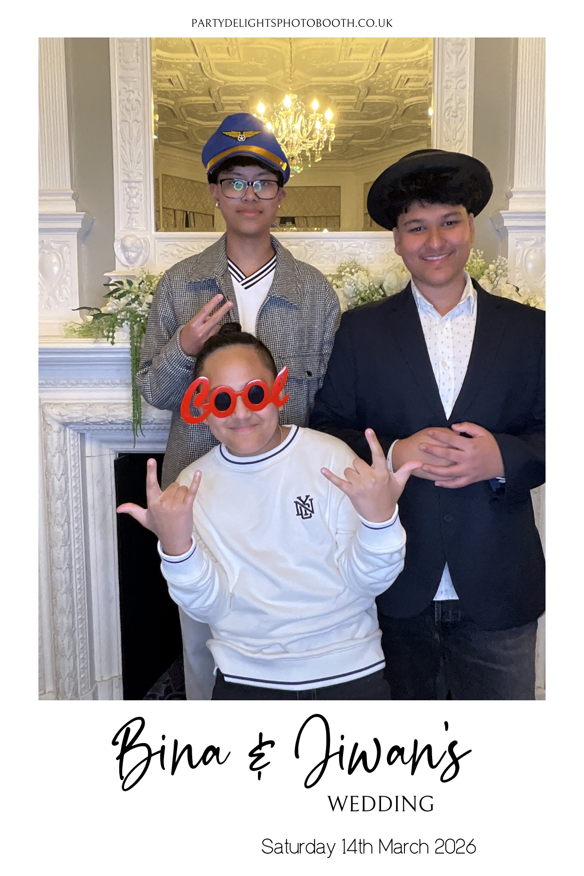 Bina and Jiwan's Wedding | View more photos from the event at gallery.partydelightsphotobooth.co.uk/u/PartyDelightsPhotoBooth/Bina-and-Jiwans-Wedding