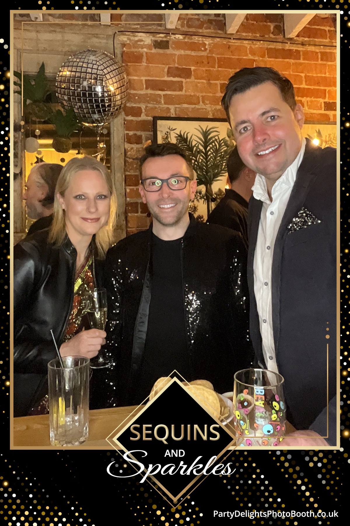 Lucy and Micaela's birthdays (50 + 45) | View more photos from the event at gallery.partydelightsphotobooth.co.uk/u/PartyDelightsPhotoBooth/Lucy-and-Micaelas-birthdays-50-45