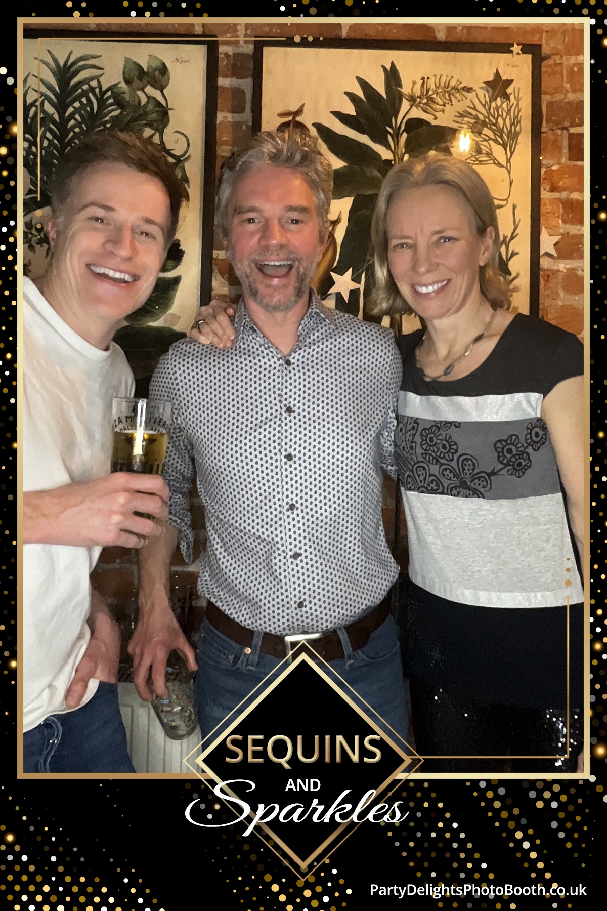 Lucy and Micaela's birthdays (50 + 45) | View more photos from the event at gallery.partydelightsphotobooth.co.uk/u/PartyDelightsPhotoBooth/Lucy-and-Micaelas-birthdays-50-45