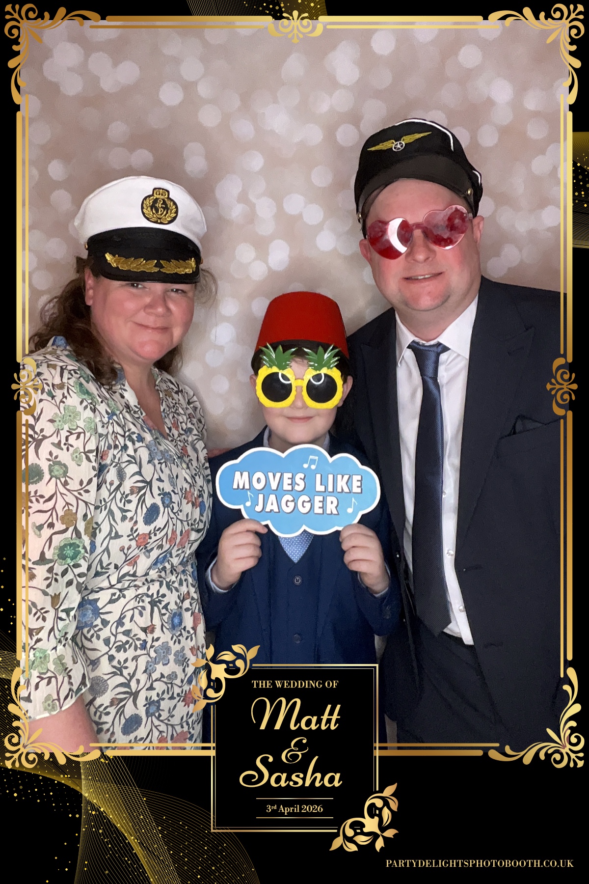 Matt and Sasha Wedding | View more photos from the event at gallery.partydelightsphotobooth.co.uk/u/PartyDelightsPhotoBooth/Matt-and-Sasha-Wedding