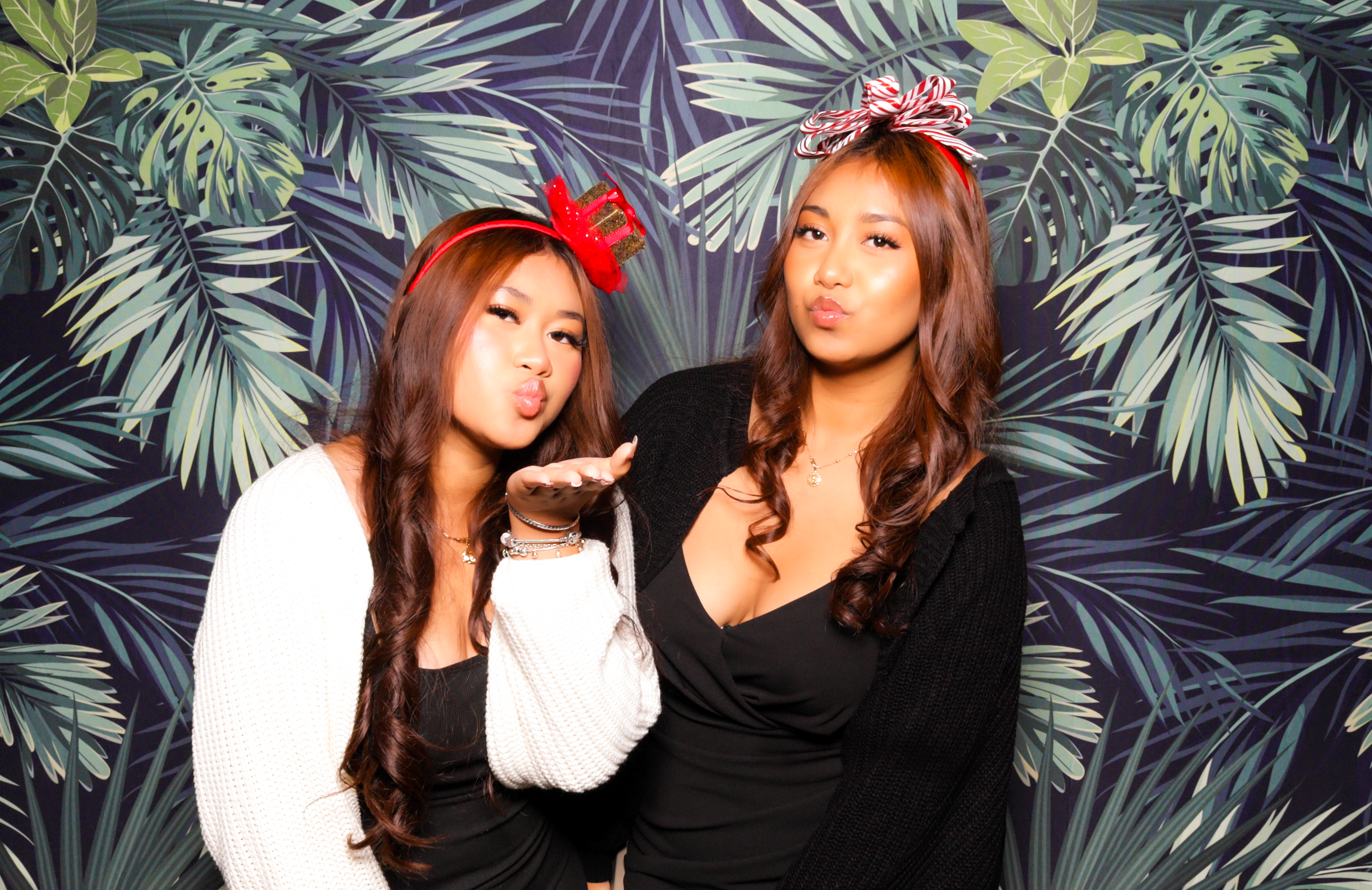 ID Tech Holiday Party | View more photos from the event at v1.boothgallery.com/u/PhabPhotobooth/ID-Tech-Holiday-Party