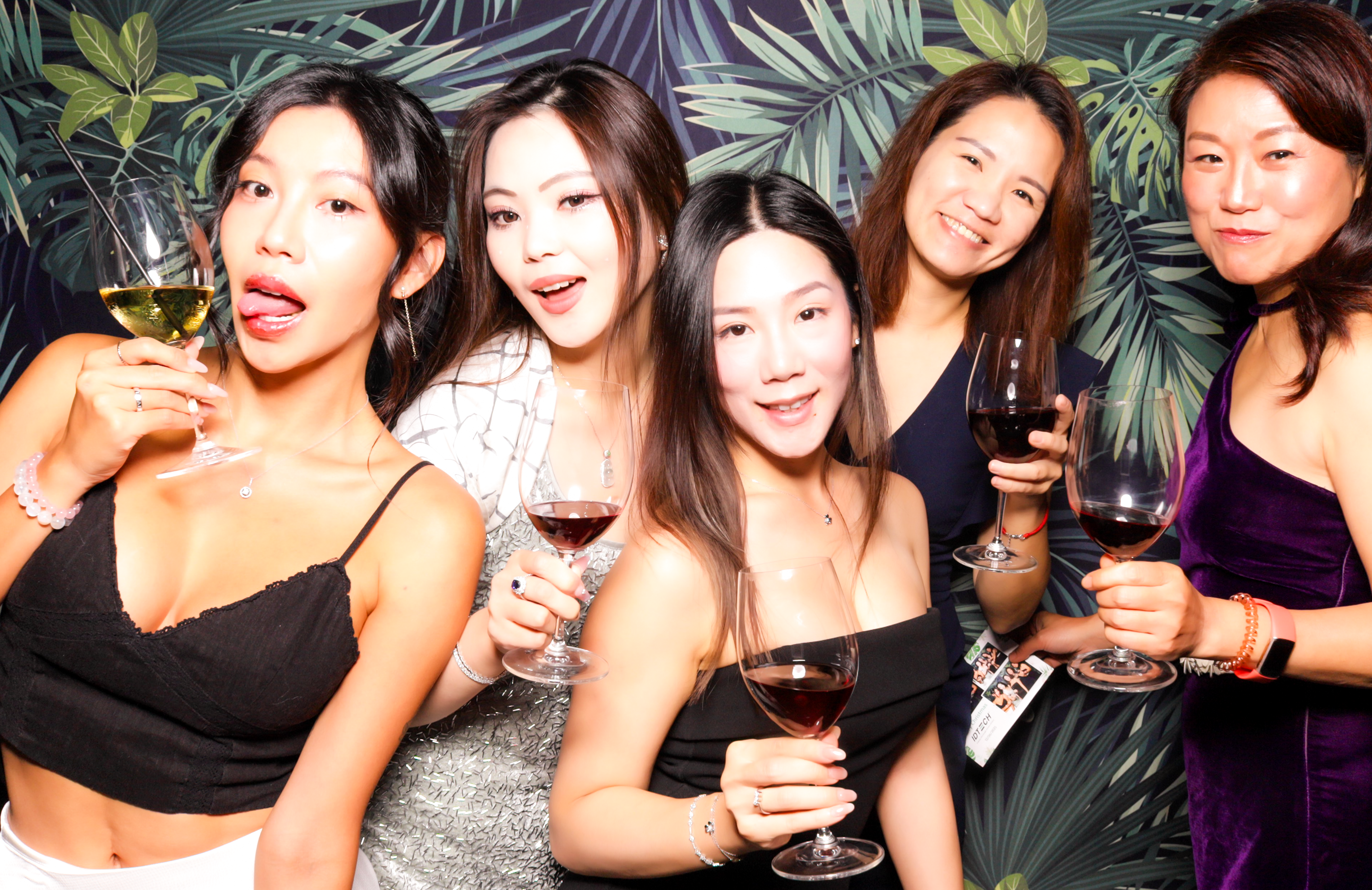 ID Tech Holiday Party | View more photos from the event at v1.boothgallery.com/u/PhabPhotobooth/ID-Tech-Holiday-Party