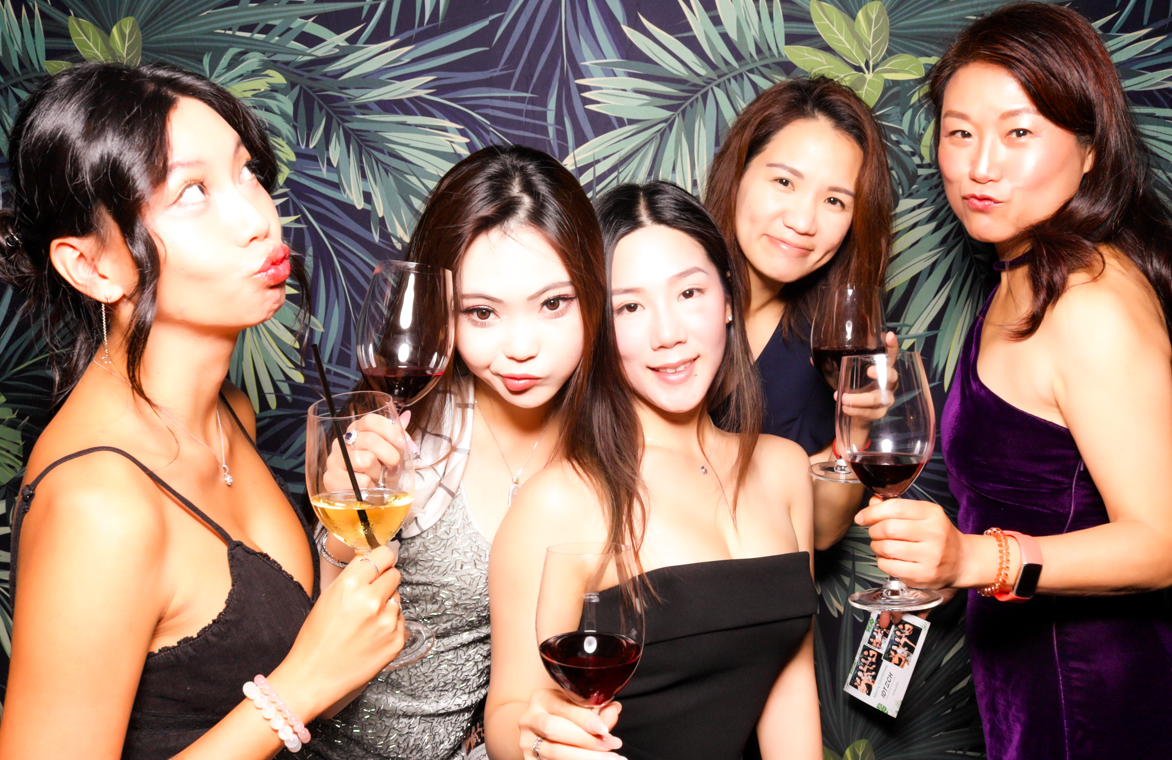 ID Tech Holiday Party | View more photos from the event at v1.boothgallery.com/u/PhabPhotobooth/ID-Tech-Holiday-Party