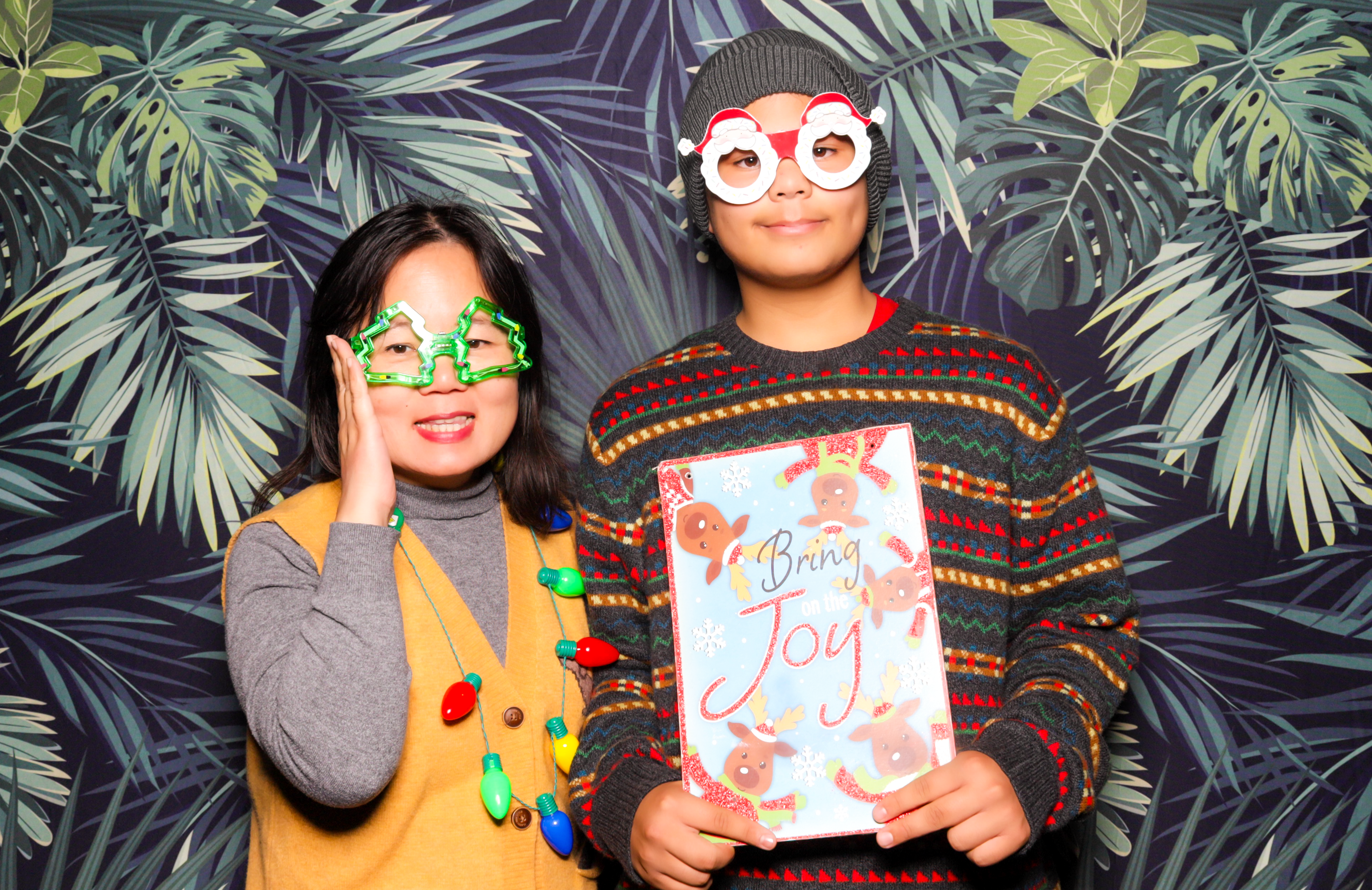 ID Tech Holiday Party | View more photos from the event at v1.boothgallery.com/u/PhabPhotobooth/ID-Tech-Holiday-Party